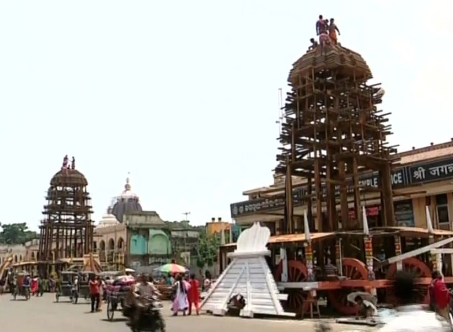 ଜୋରସୋରେ ଚାଲିଛି ରଥ ନିର୍ମାଣ : ସରିଲା ପୋଟଳ,ରଙ୍ଗ ଦେବା କାମରେ ବ୍ୟସ୍ତ ଅଛନ୍ତି ମହାରଣା