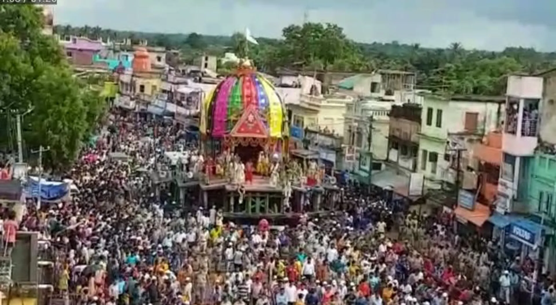 ଦ୍ୱିତୀୟ ଶ୍ରୀକ୍ଷେତ୍ର ବାରିପଦାରେ ରଥଟଣା : ପ୍ରଥମେ ଗଡିଲା ବଳଭଦ୍ରଙ୍କ ରଥ ପରେ ଦେବୀ ସୁଭଦ୍ରାଙ୍କ ରଥକୁ ଟାଣିଲେ ମହିଳା ।