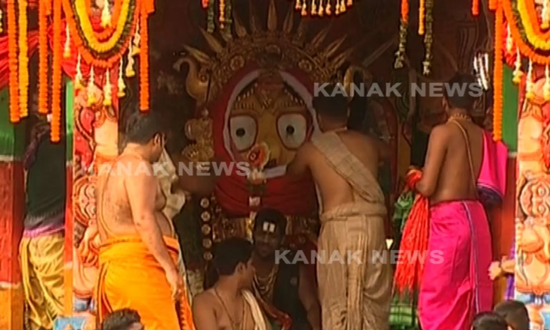 ପବିତ୍ର ‘ସୁନାବେଶ’ : ଦେବୀ ସୁଭଦ୍ରାଙ୍କ ଆଭୂଷଣ ସ୍ୱର୍ଣ୍ଣ ଅଳଙ୍କାର ନାମ ।