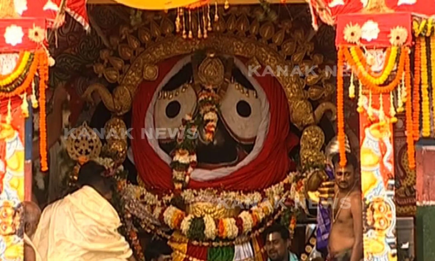 ସୁନାବେଶ : ମହାପ୍ରଭୁ ଶ୍ରୀଜଗନ୍ନାଥଙ୍କ ଆଭୂଷଣ ସ୍ୱର୍ଣ୍ଣ ଅଳଙ୍କାର ନାମ ।