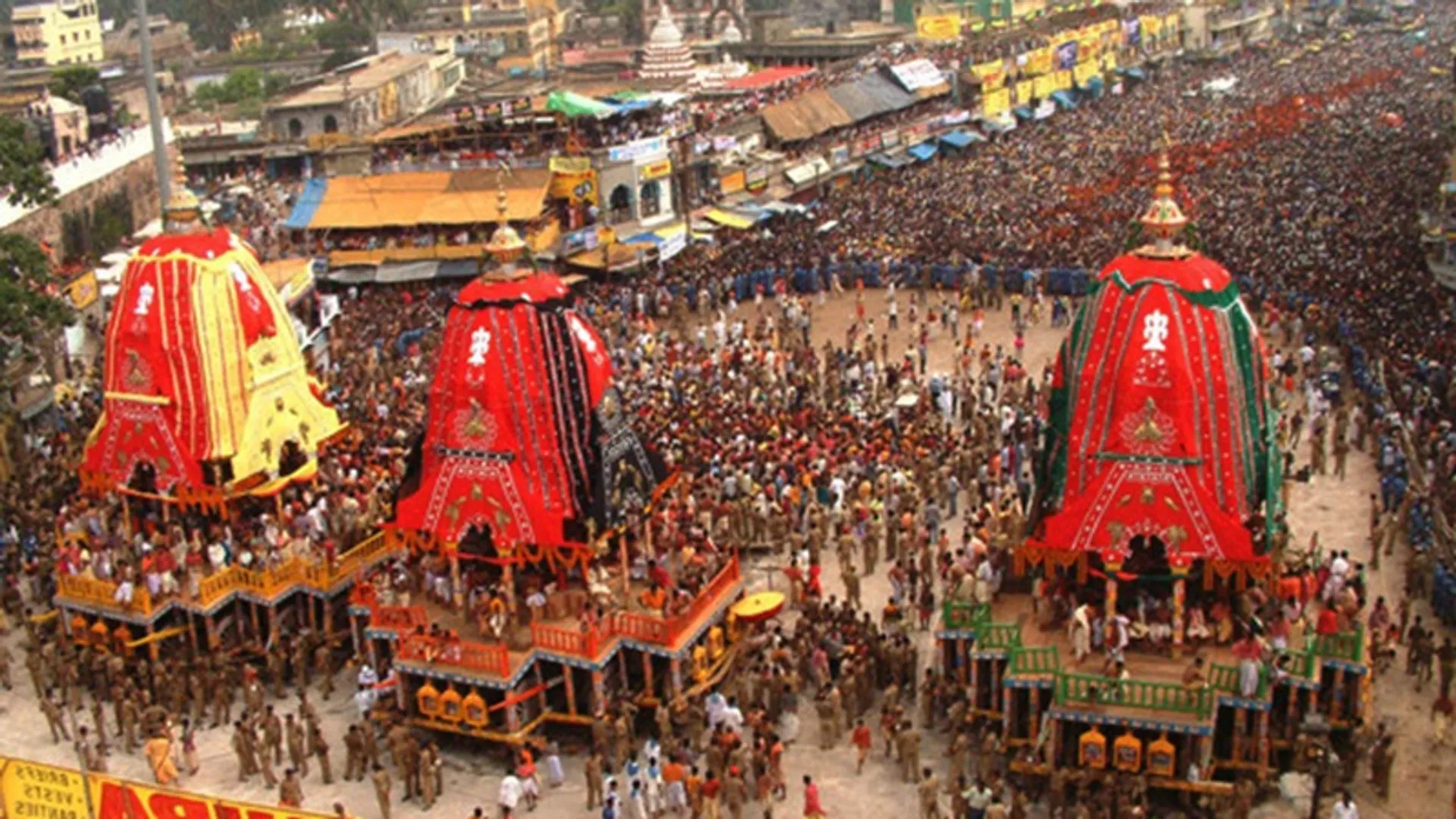 ରଥ ଉପରେ ଭକ୍ତଙ୍କୁ ଦର୍ଶନ ଦେଉଛନ୍ତି ଚତୁର୍ଦ୍ଧା ମୂରତି : ଆସନ୍ତାକାଲି ଆଡପ ମଣ୍ଡପକୁ ବିଜେ କରିବେ ବଡ ଠାକୁର