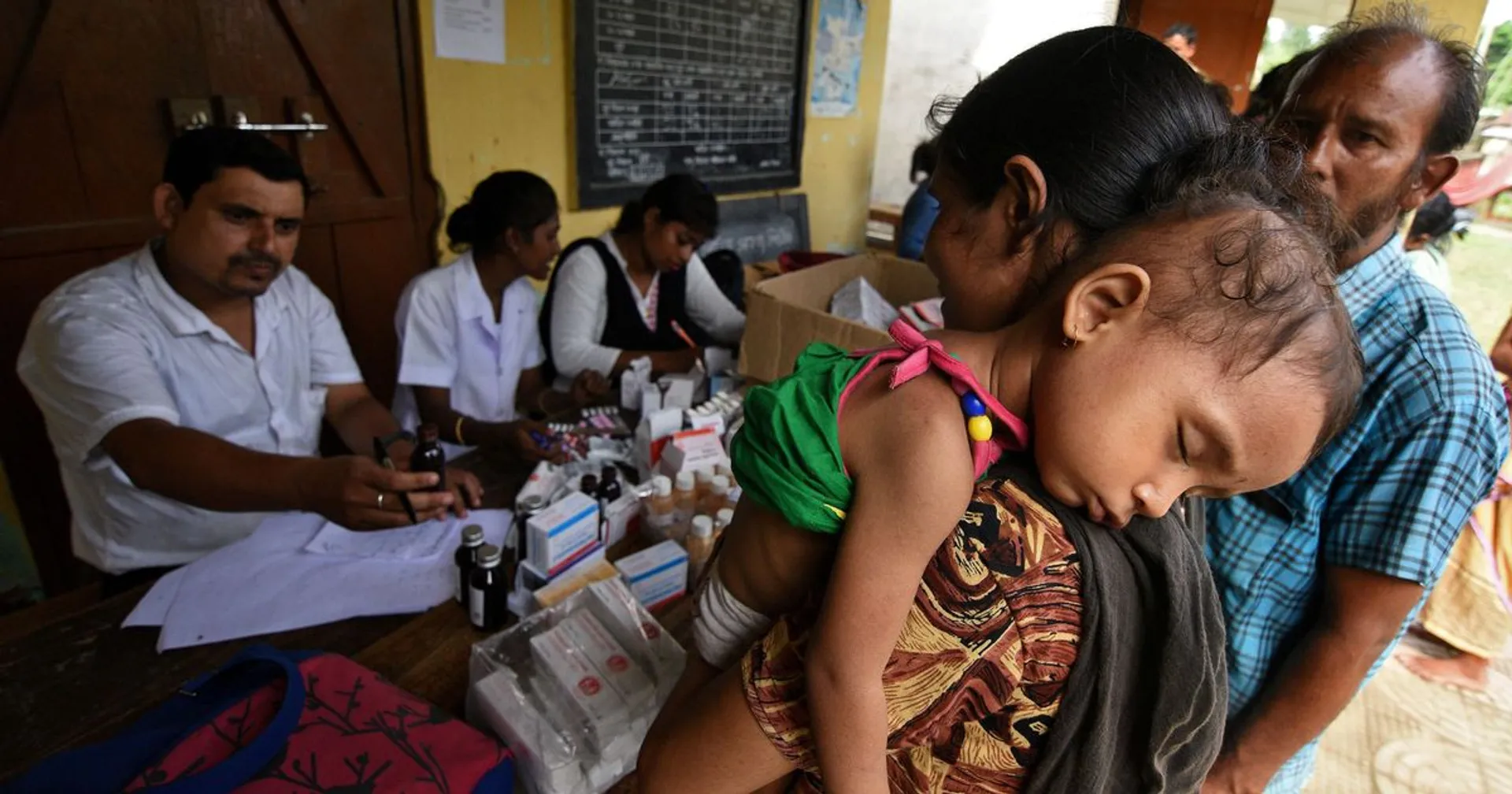 ଏବେ ପୋଷ୍ଟ ମ୍ୟାନ୍ ଭଳି ଘରକୁ ଆସିବେ ଡାକ୍ତର ! ଘରେ ମିଳିବ ମେଡିକାଲ୍ ସେବା ।