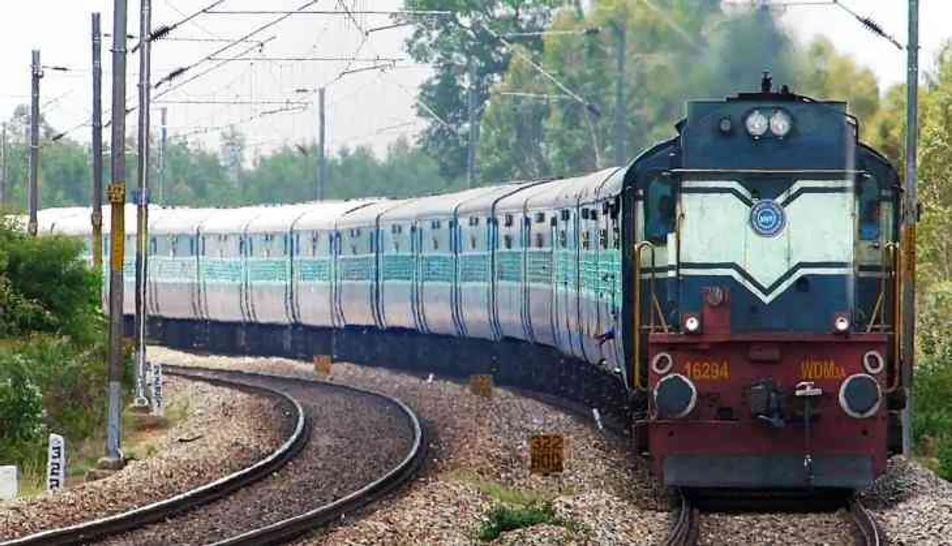 ଦୀପାବଳୀ ସ୍ପେଶାଲ : ରେଳଯାତ୍ରୀଙ୍କ ପାଇଁ ଖୁସିଖବର, ଦୀପାବଳୀ ପାଇଁ ଦୌଡିବ ସ୍ପେଶାଲ ଟ୍ରେନ୍ । ଜାଣନ୍ତୁ ଟ୍ରେନ୍ ସୂଚୀ ଓ ସମୟ