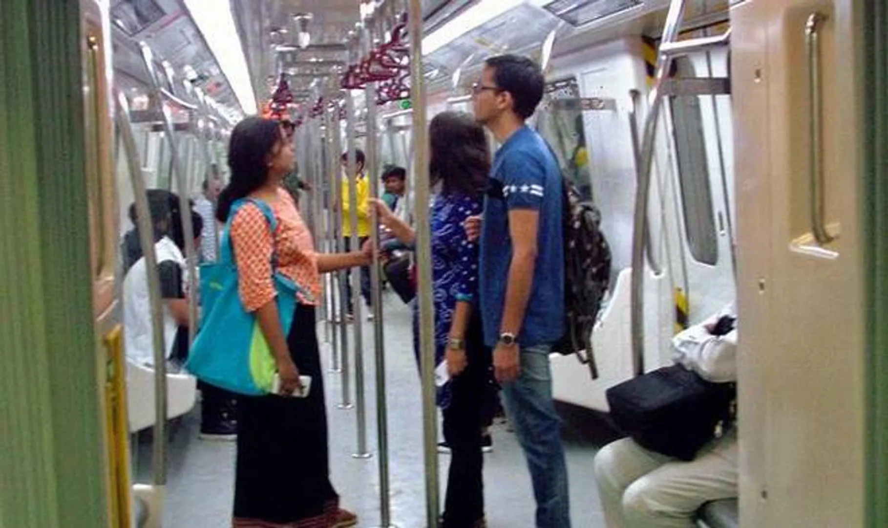 ଛାତ୍ରଛାତ୍ରୀଙ୍କ ପାଇଁ ରେଲୱେ ଟିକେଟରେ ରହିଛି ୧୦୦% ପର୍ଯ୍ୟନ୍ତ ଡିସକାଉଣ୍ଟ ସୁବିଧା । ଜାଣନ୍ତୁ କେମିତି ଉଠାଇବେ ଏହାର ଫାଇଦା