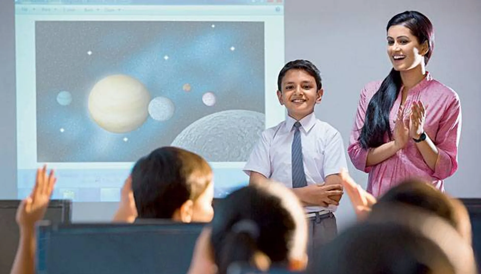 ପିଲାଙ୍କୁ ପଢାଇବାର ସଉକ ରଖୁଛନ୍ତି କି ? ତେବେ ଶିକ୍ଷକତା କରିବା ପାଇଁ ଆସିଯାଇଛି ବଡ ସୁଯୋଗ ! ୭୭୨୯ ସଂଖ୍ୟାରେ ଅଛି ପଦବୀ,ଏଭଳି କରନ୍ତୁ ଆବେଦନ