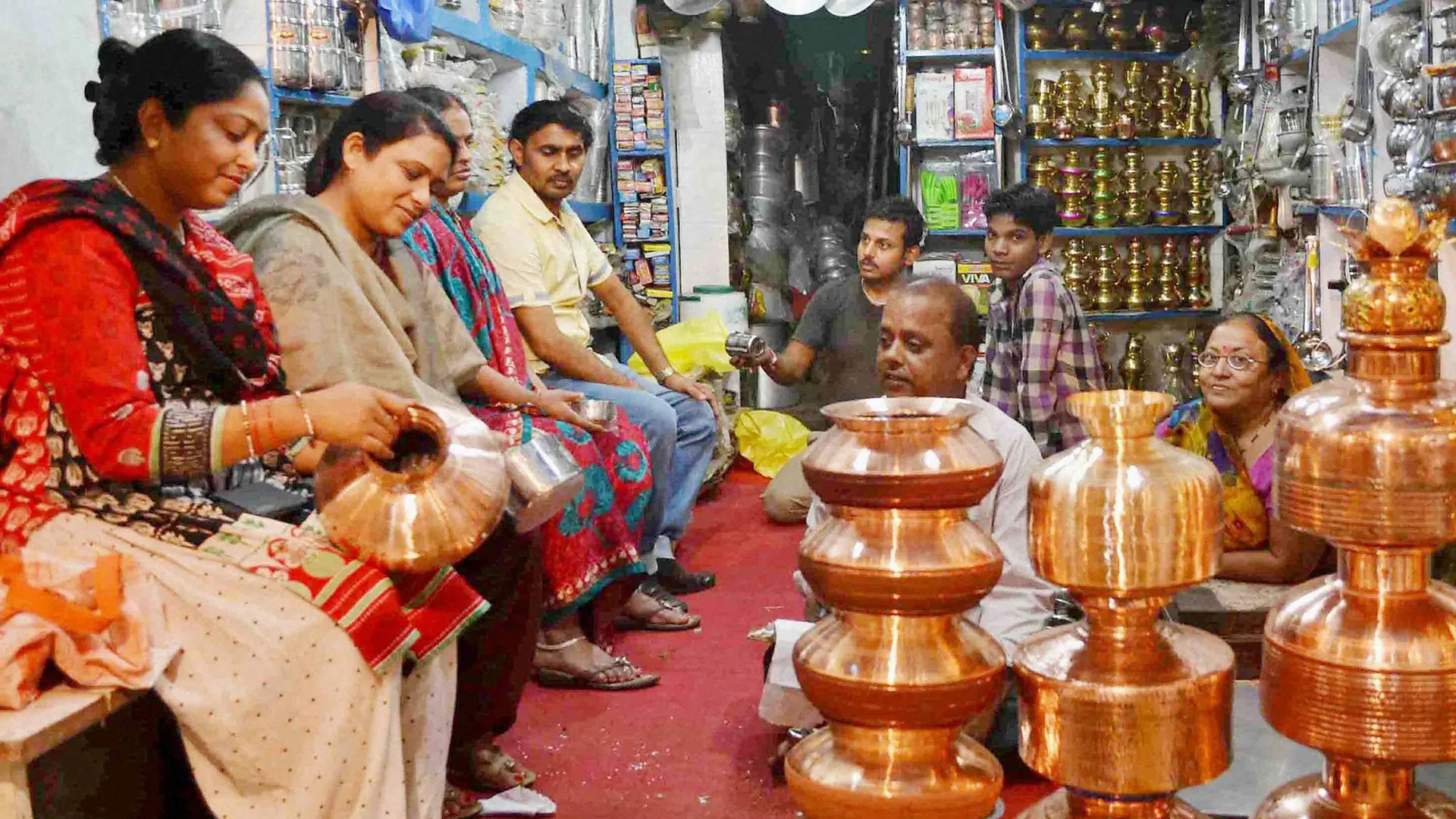 ଧନତେରସ୍ ଅବସରରେ ଅର୍ଥ ଅଭାବରୁ ହେଉ କିମ୍ବା ବ୍ୟସ୍ଥତା କାରଣରୁ ଯଦି କିଣିପାରୁନାହାନ୍ତି ସୁନା ,ତେବେ ଏହି ସବୁ ସାମଗ୍ରୀ କିଣି ପାଳନ୍ତୁ ଧନତେରସ୍ ।