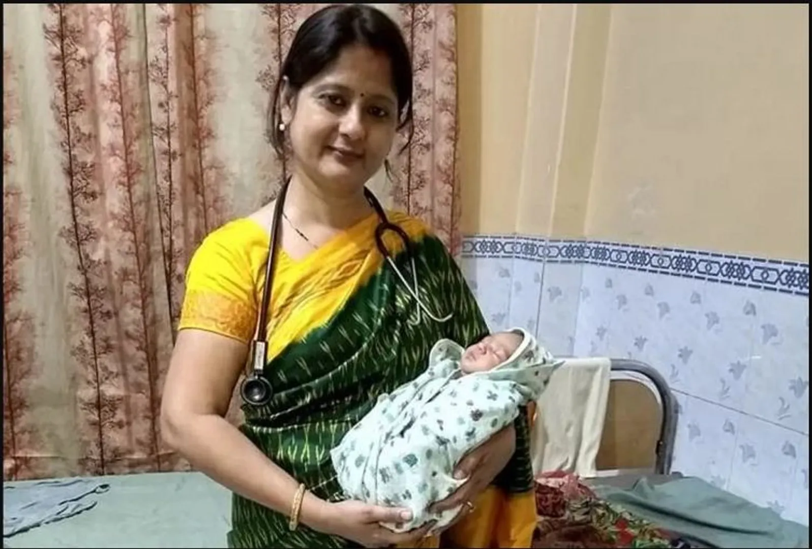 ଡାକ୍ତରଖାନାରେ ଶିଶୁକନ୍ୟା ଜନ୍ମ ହେଲେ ମାଗଣାରେ କରନ୍ତି ଚିକିତ୍ସା,ନିଜ ବେତନରୁ ବାଣ୍ଟନ୍ତି ମିଠା ।