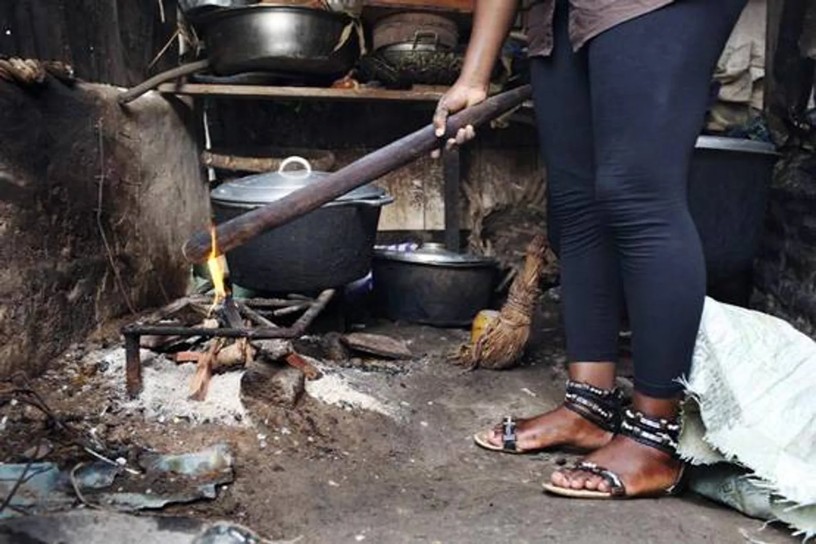 ପୁରୁଷଙ୍କ ଆଖିଆଗକୁ ନ ଆସିବା ପାଇଁ ଘରର ଝିଅମାନଙ୍କୁ ଦିଆଯାଏ ଛାତିରେ ଶେକ ! ୧୦୦୦ ରୁ ଅଧିକ ଝିଅ ହେଲେଣି ଏହି ଗମ୍ଭୀର ଅପରାଧର ଶିକାର ।