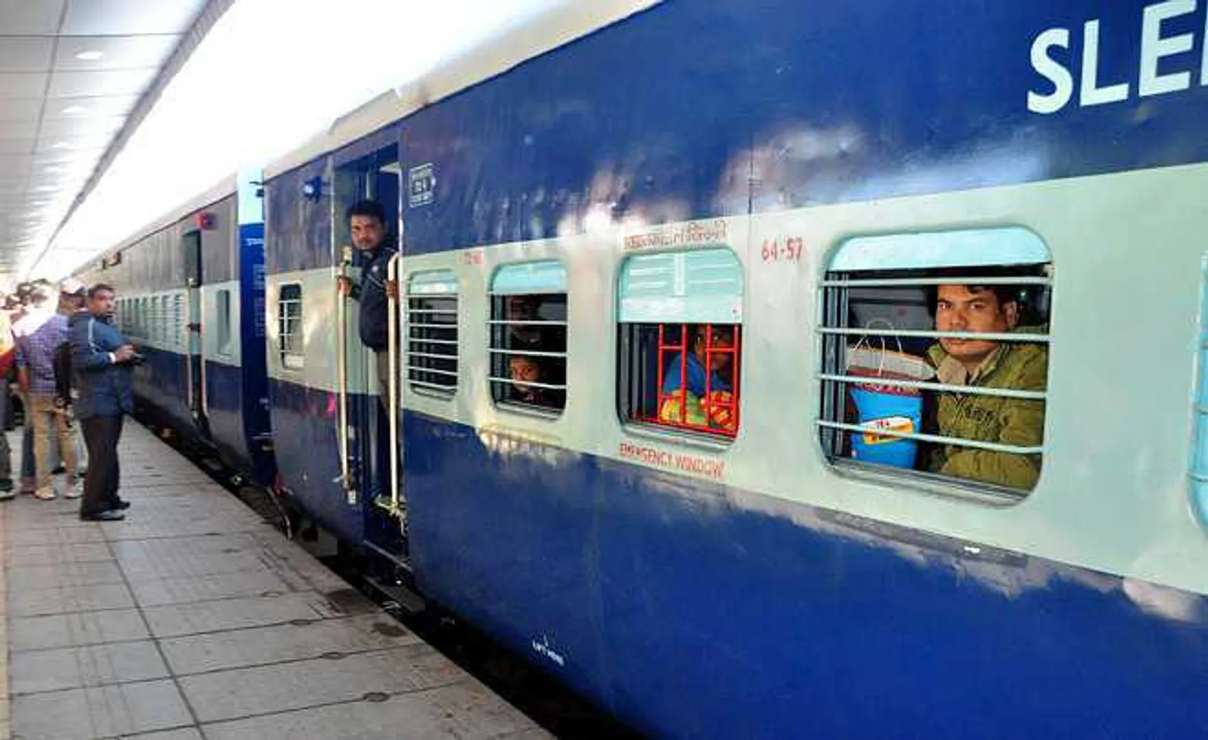 ଚଳନ୍ତା ଟ୍ରେନରେ ଶିଶୁକୁ ଜନ୍ମ ଦେଲେ ମହିଳା, ଚିକିତ୍ସା ଅଭାବରୁ ଶିଶୁ ମୃତ