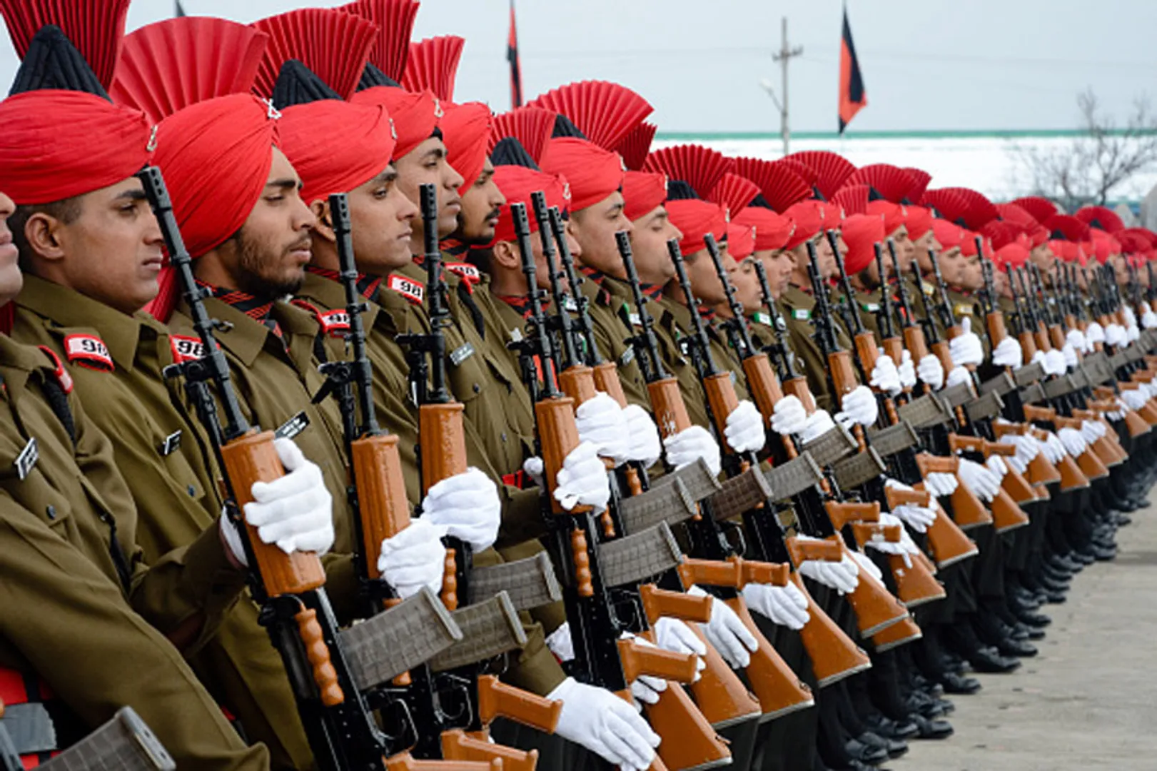 ସେନାରେ ଭର୍ତ୍ତି ପାଇଁ ଜାମ୍ମୁ-କାଶ୍ମୀରର ଯୁବପିଢ଼ିଙ୍କ ବଢ଼ିଲା ଜୋଶ୍, ବାରାମୁଲାରେ ଜମିଲା ଯୁବକଙ୍କ ଭିଡ