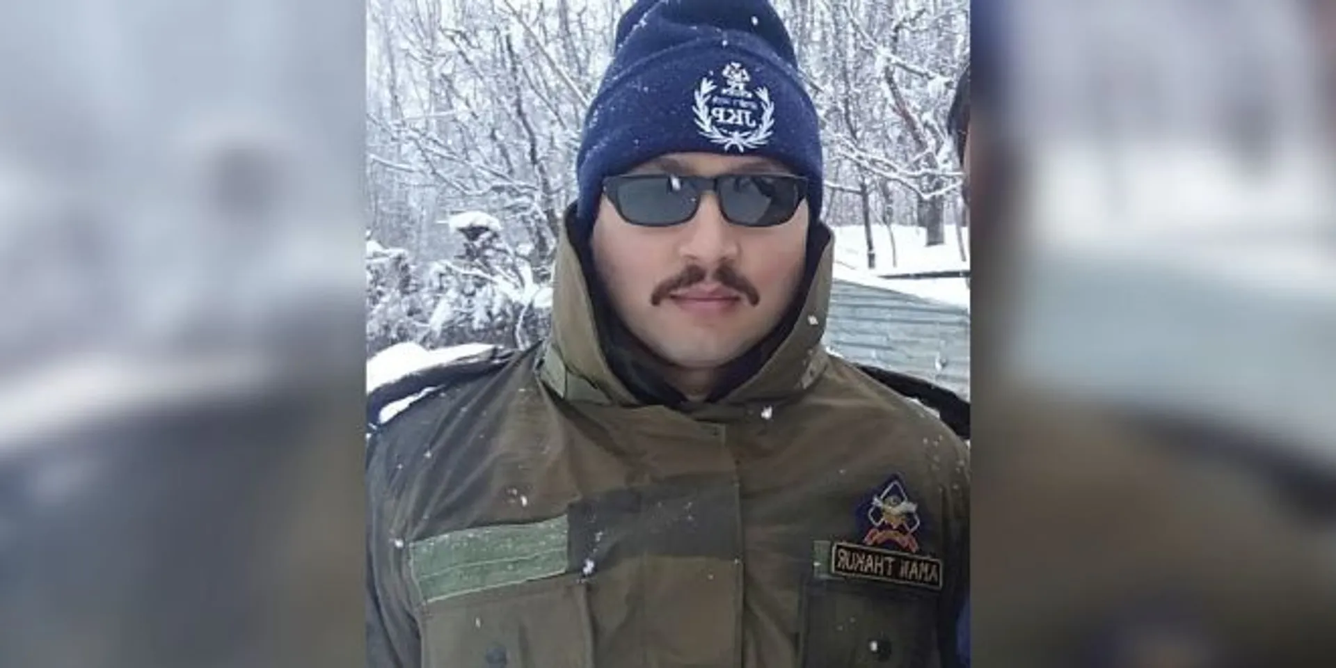 କୁଲଗ୍ରାମ୍ ଏନକାଉଣ୍ଟରେ ସହିଦ ଡିଏସପିଙ୍କୁ ଦିଆଗଲା ଶେଷ ଶ୍ରଦ୍ଧାଞ୍ଜଳୀ ! ଗତକାଲି ଆତଙ୍କବାଦୀ ଗୁଳିରେ ଟଳି ପଡିଥିଲେ ଜମ୍ମୁ-କାଶ୍ମୀର ପୁଲିସ ଡିଏସପି ଅମନ ଠାକୁର । 