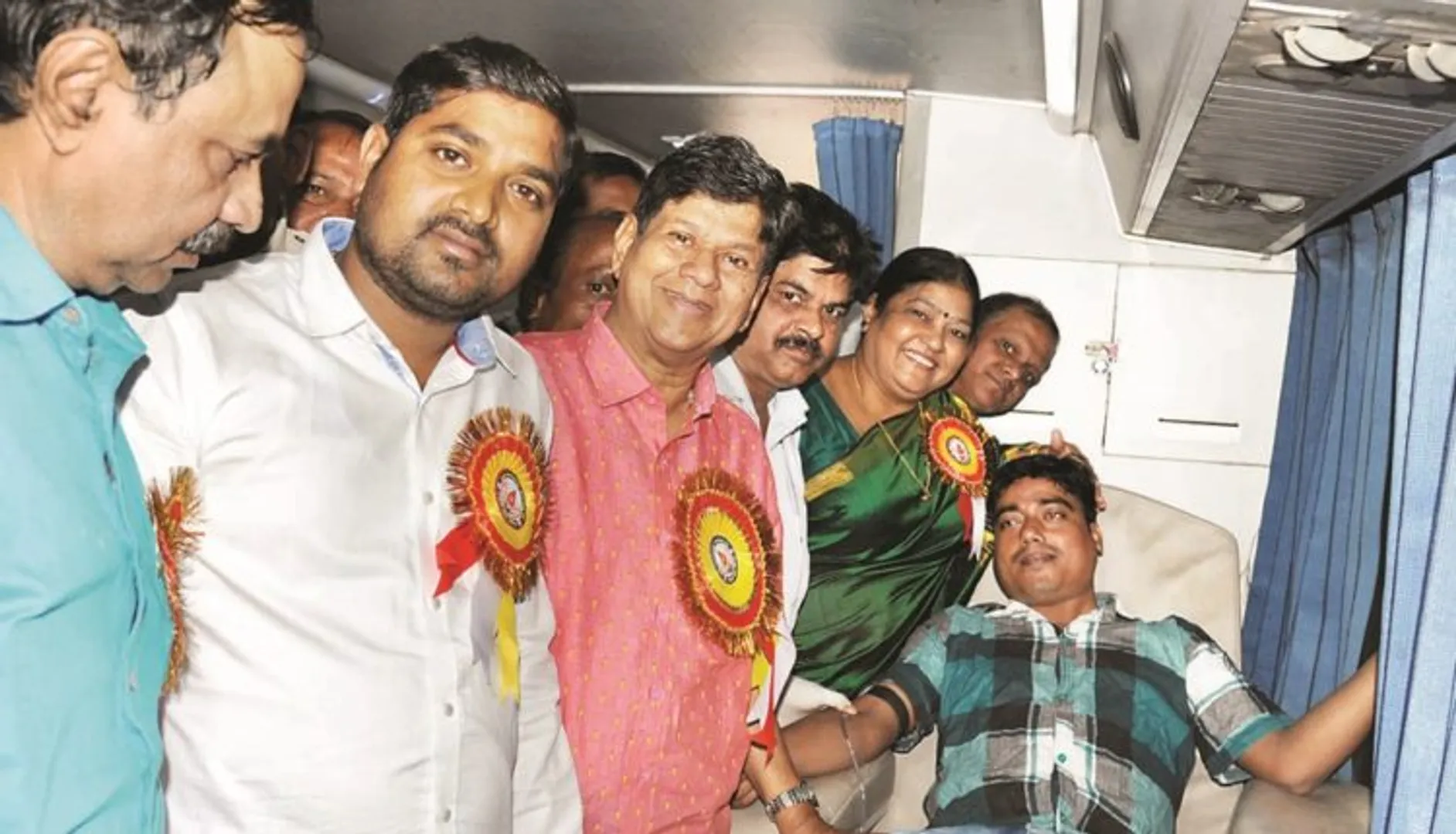 ସହିଦମାନଙ୍କ ଉଦ୍ଦେଶ୍ୟରେ ଆୟୋଜିତ ହୋଇଯାଇଛି ରକ୍ତଦାନ ଶିବିର, ୮୧ ୟୁନିଟ୍ ରକ୍ତ ସଂଗୃହୀତ