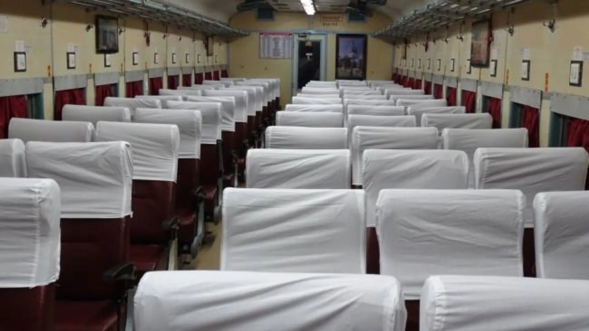 ହୋଲି ଅବସରରେ ନୂଆ ରୁପରେ ଟ୍ରାକରେ ଚାଲିଲା ସମ୍ବଲପୁର-ପୁରୀ ଇଣ୍ଟରସିଟି ! ଟ୍ରେନରେ ଲାଗିଲା ଉକ୍ରୃଷ୍ଟ କୋଚ୍ ।