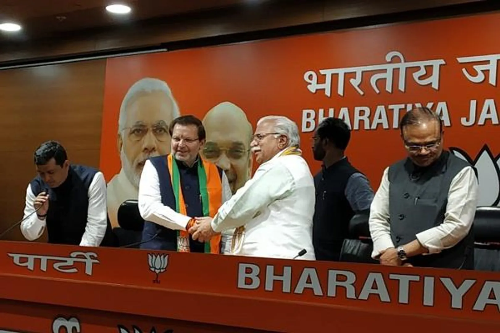 କଂଗ୍ରେସକୁ ଆଉ ଏକ ଝଟକା ! ଦୁଇ ଦୁଇଥର କଂଗ୍ରେସ ସାଂସଦ ରହିଥିବା ଅରବିନ୍ଦ ଶର୍ମା ବିଜେପିରେ ହେଲେ ସାମିଲ୍ ।