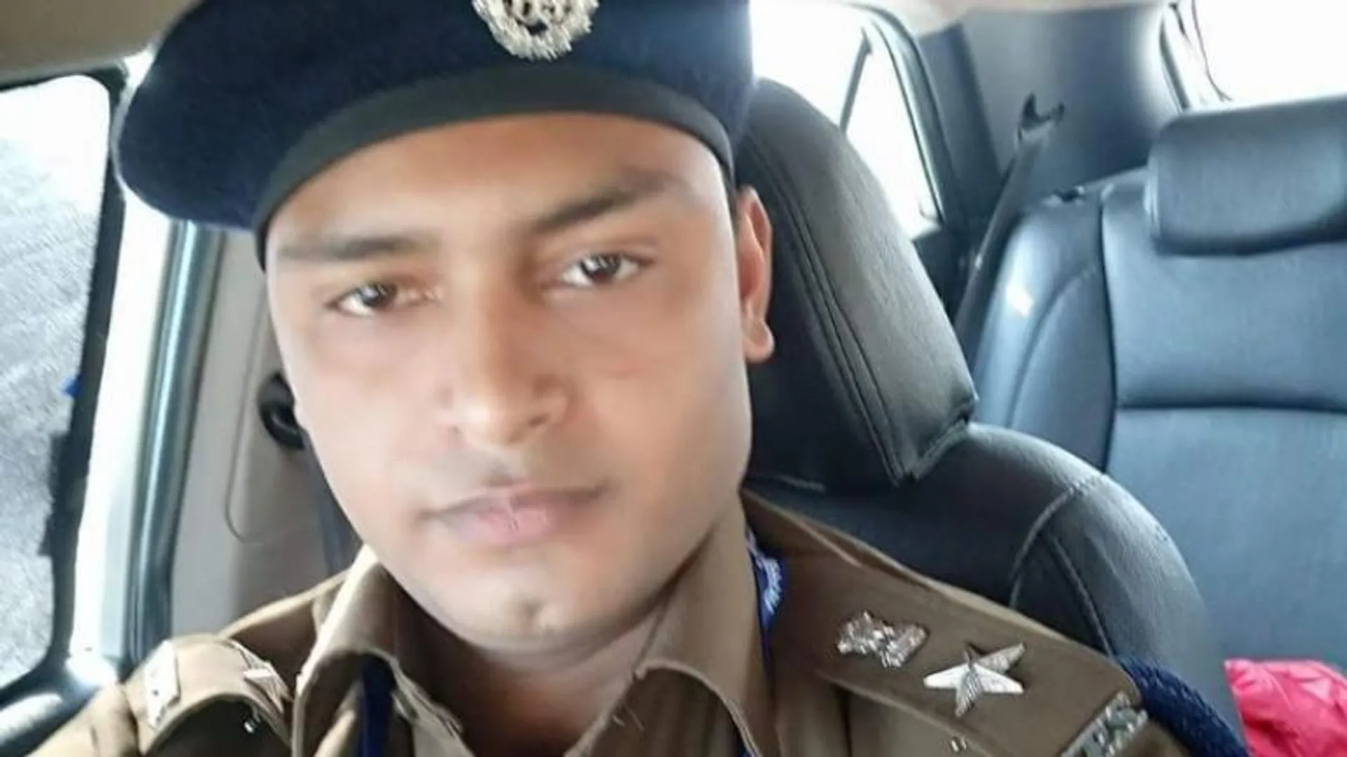 ନିଜକୁ ଆଇପିଏସ୍ ଅଫିସରର ପରିଚୟ ଦେଇ ଯୁବତୀଙ୍କୁ ଠକି ଆସୁଥିଲେ ଯୁବକ ! ଗିରଫ କଲା ପୋଲିସ୍ 