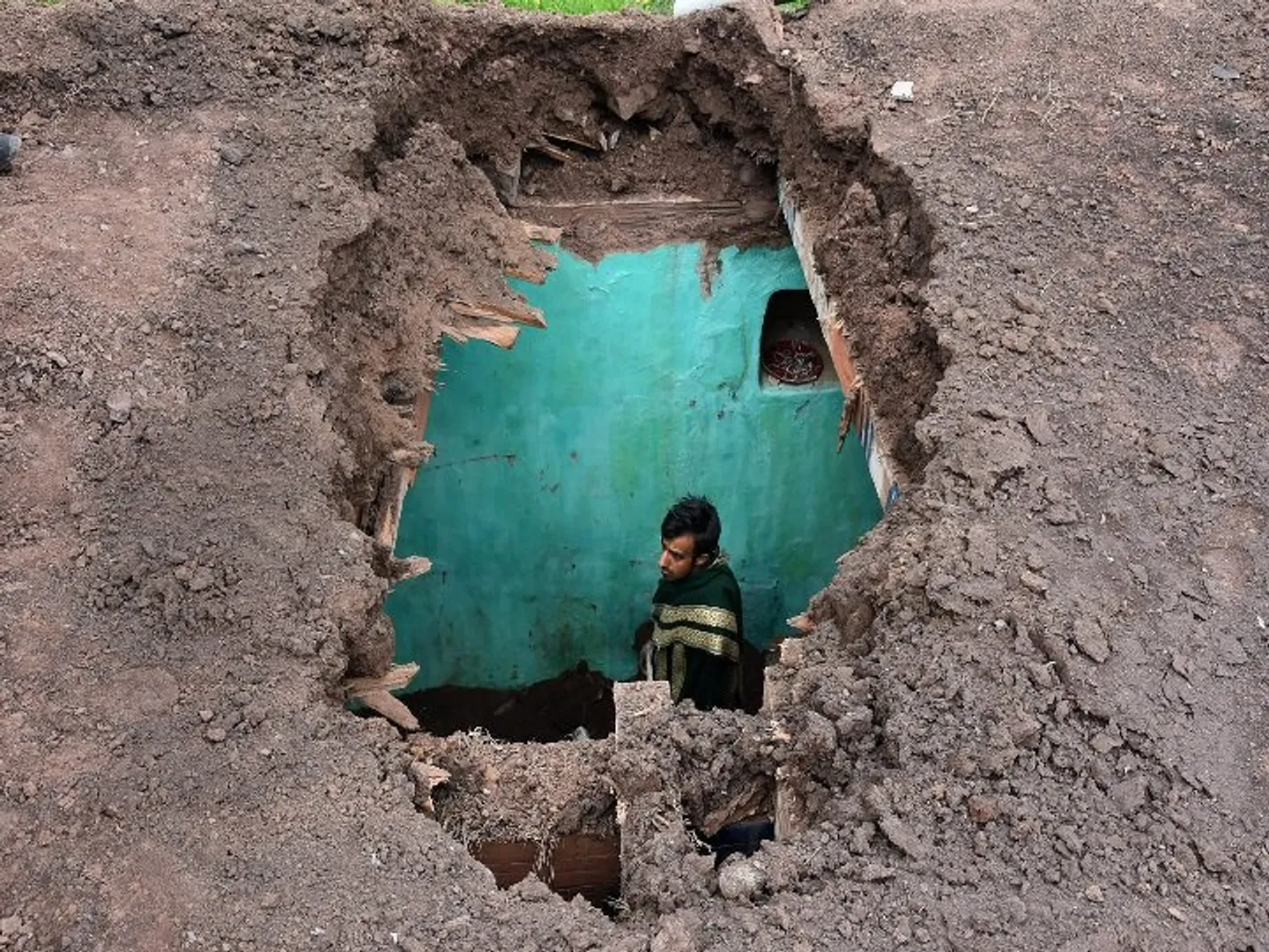 ପାକ୍ ସେନାର ଗୁଳିବର୍ଷାରେ ୩ ଜଣ ସାଧାରଣ ନାଗରିକଙ୍କ ମୃତ୍ୟୁ , ୭ ଦିନରେ ୬୦ ଥର ସିଜଫାୟାର୍ ଉଲ୍ଲଘଂନ କରିଛି ପାକ୍ ।