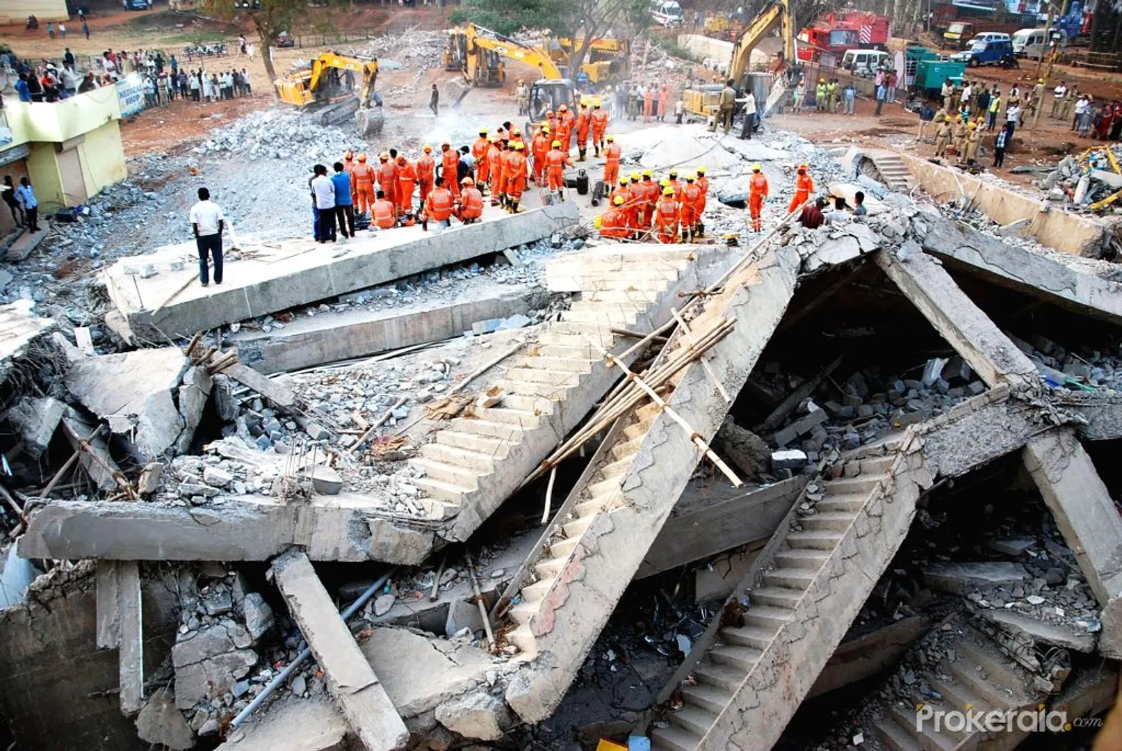 କର୍ଣ୍ଣାଟକ ଧାରୱାର୍ଡରେ କୋଠା ଭୁଷୁଡ଼ିବା ଘଟଣା : ମୃତ୍ୟୁ ସଂଖ୍ୟା ୧୪କୁ ବୃଦ୍ଧି, ୫୬ ଆହତ