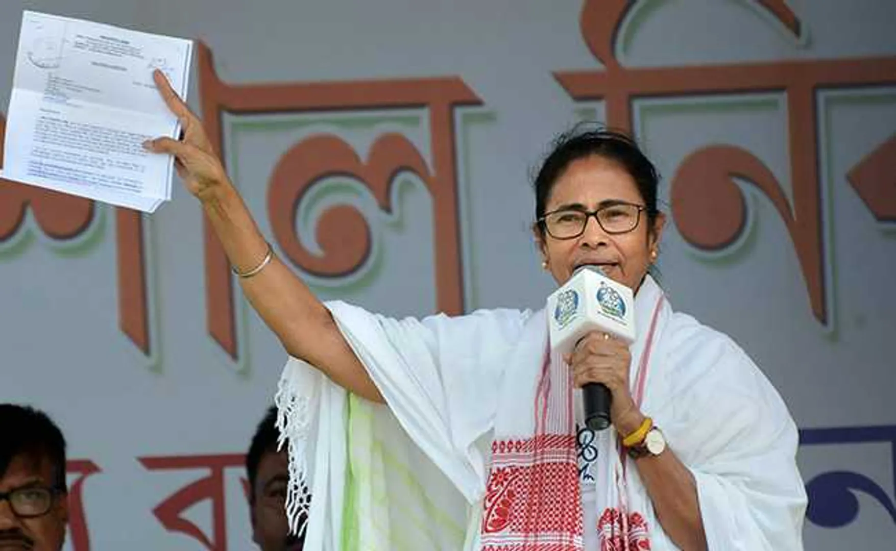 ମୋଦିଙ୍କ ଉପରେ ଦିଦି ଖପ୍ପା ! ମମତା କହିଲେ, ଚଳିତ ନିର୍ବାଚନରେ ମୋଦିଙ୍କ ମୁହଁରେ ଲ୍ୟୁକୋପ୍ଲାଷ୍ଟ ଲଗାଇବେ ଜନତା