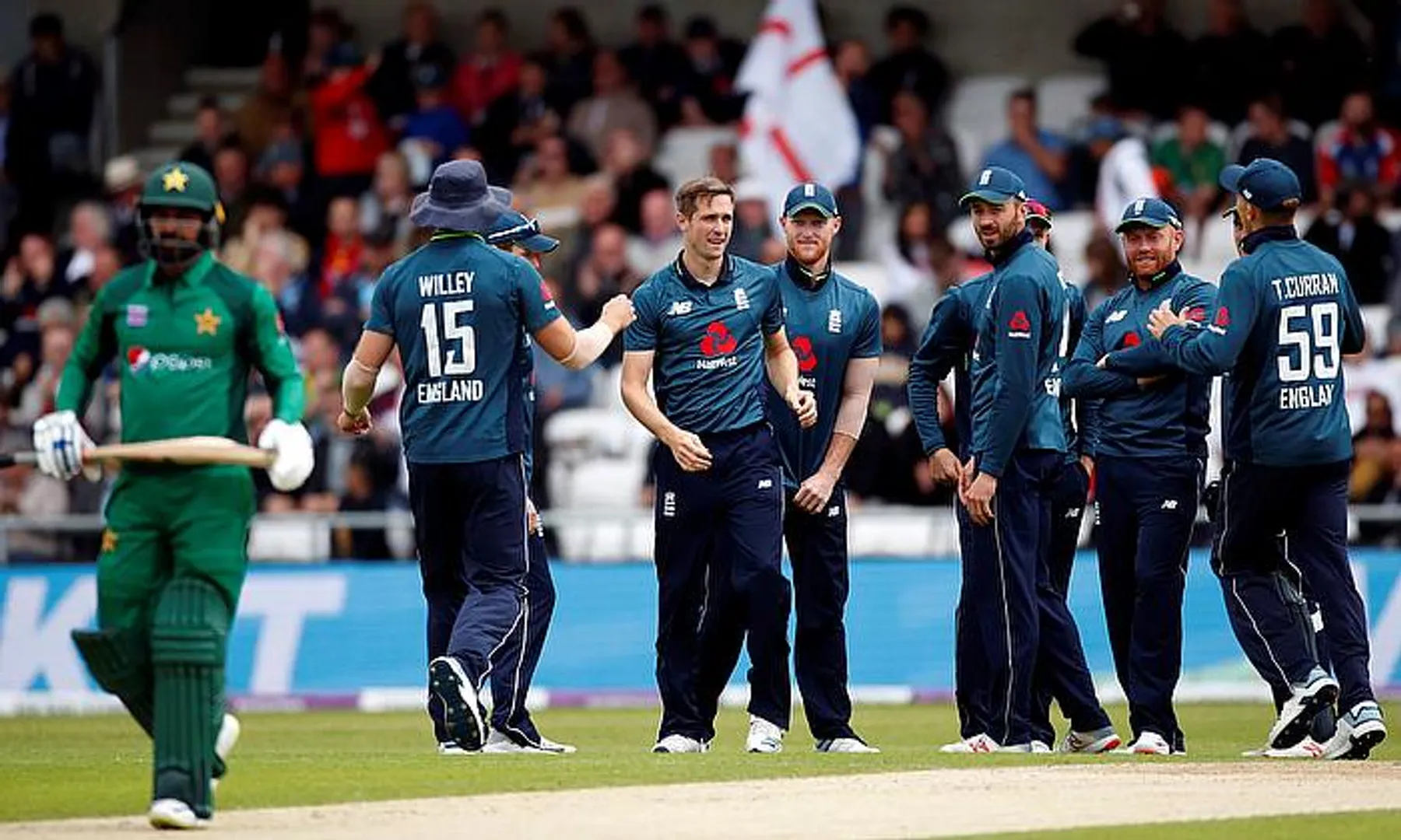 ବିଶ୍ୱକପ୍ ପୂର୍ବରୁ ପାକିସ୍ତାନକୁ ବଡ଼ ଝଟକା ! ପାକିସ୍ତାନକୁ ପଞ୍ଚମ ୱାନଡେ’ ମ୍ୟାଚରେ ହରାଇଲା ଇଂଲଣ୍ଡ ।