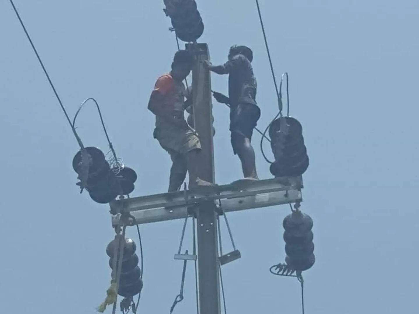 ‘ଫୋନି’ ଗଲାପରେ ଅନ୍ଧାରରେ ଟ୍ୱିନସିଟି  । ଏବେସୁଦ୍ଧା କେଉଁଠାରେ କେତେ ପ୍ରତିଶତ ବିଦ୍ୟୁତ୍ ଯୋଗାଣ ହୋଇଛି, ତଥ୍ୟ ଦେଲେ ବରିଷ୍ଠ ସେସୁ ଅଧିକାରୀ ।