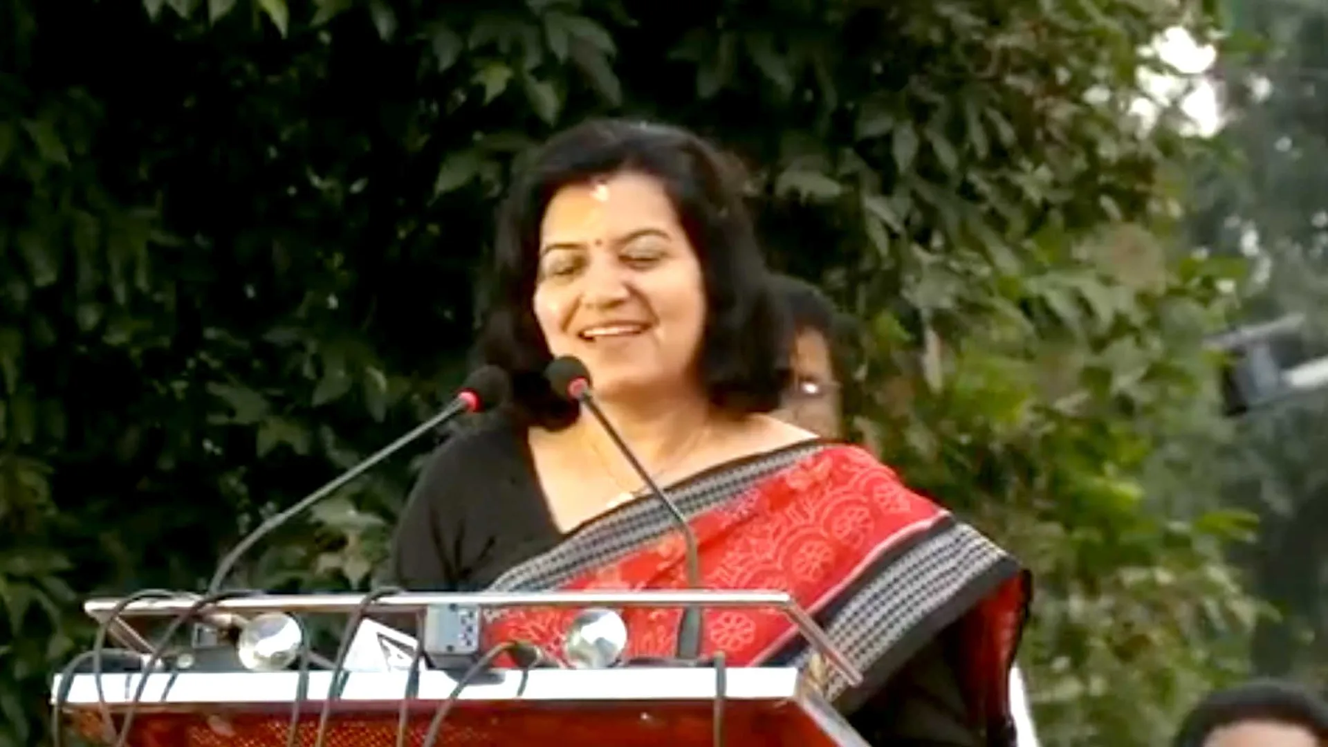 ଭୁବନେଶ୍ୱର ବିଜେପିରେ ବିଦ୍ରୋହ ! ସାଂସଦ ଅପରାଜିତାଙ୍କ ବିରୋଧରେ ସାଂଘାତିକ ଅଭିଯୋଗ, ଦଳ ଭିତରେ କରୁଛନ୍ତି ଅନ୍ତଃକନ୍ଦଳ ?