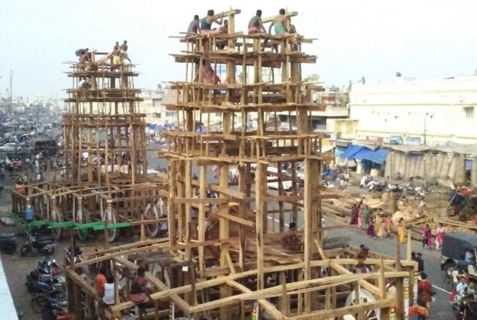 ଆଉ ୫ଦିନ ପରେ ଘୋଷଯାତ୍ରା । ଚଳଚଞ୍ଚଳ ରଥଖଳା, ସରିଲା ଚନ୍ଦ୍ରଶାଳି କାମ ।