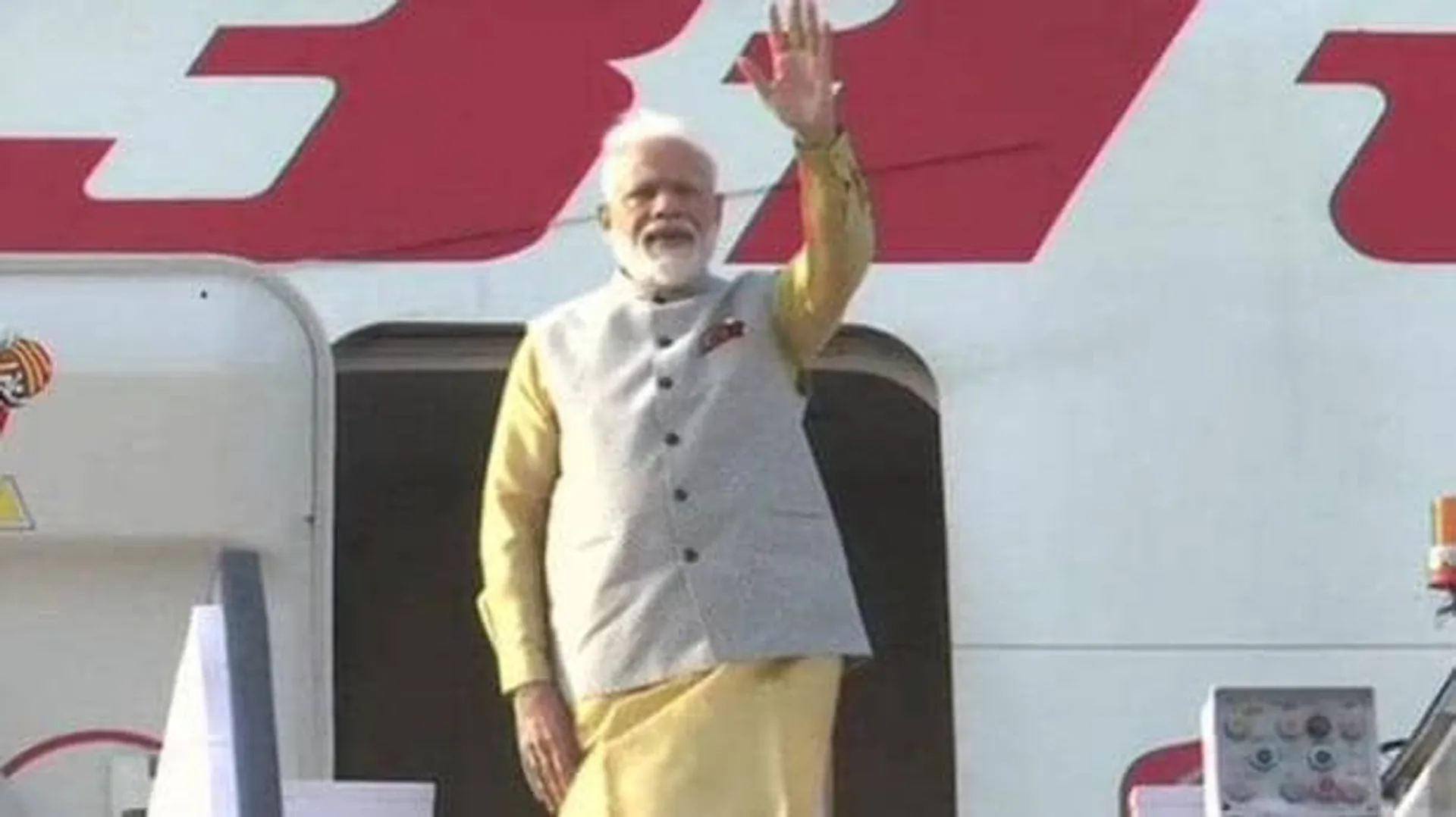 ଏସସିଓ ସମିଟ୍ : ପ୍ରଧାନମନ୍ତ୍ରୀ ମୋଦି ପହଂଚିଲେ ବିସ୍କେକ୍ ! ପ୍ରଥମଥର ପାଇଁ ଗୋଟିଏ ମଞ୍ଚରେ ଇମରାନ୍ ଖାନ୍ ଏବଂ ନରେନ୍ଦ୍ର ମୋଦିଙ୍କୁ ଦେଖିବାକୁ ମିଳିବ ।