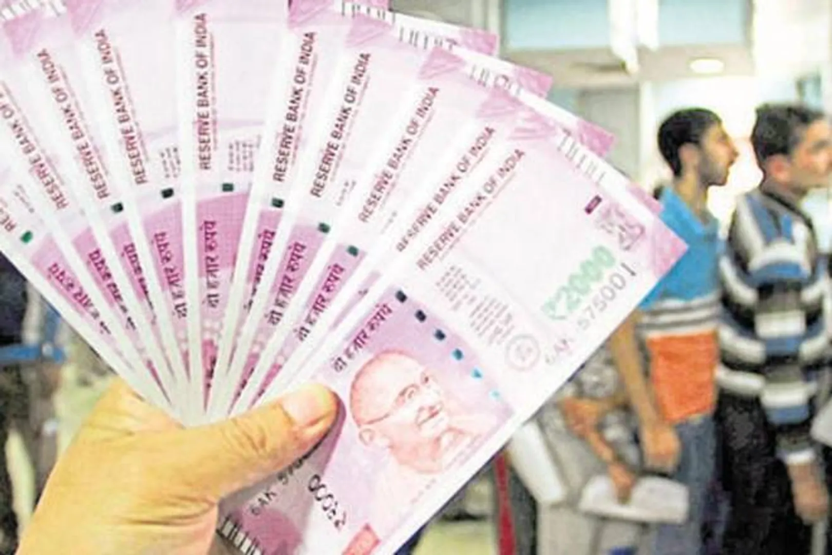 ସପ୍ତମ ବେତନ ଆୟୋଗ : ସରକାରୀ କର୍ମଚାରୀଙ୍କ ପାଇଁ ସରକାର ଆଣିଲେ ଖୁସିଖବର ! ମହଙ୍ଗା ମାଡରୁ ଆଶ୍ୱସ୍ତି ଦେବା ପାଇଁ ବଢିପାରେ ମହଙ୍ଗା ଭତ୍ତା ।