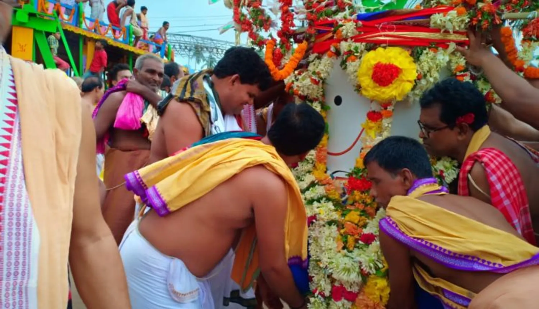 ଶ୍ରୀକ୍ଷେତ୍ର ପରେ ତୁଳସୀକ୍ଷେତ୍ରରେ ଗଡୁଛି ରଥ । ଭାବର ଡ଼ୋରୀରେ ରଥକୁ ଟାଣି ଟାଣି ନେଉଛନ୍ତି ଶ୍ରଦ୍ଧାଳୁ ।