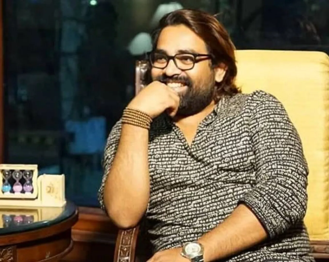 ମିସ୍ ଇଣ୍ଡିଆ ଚାର୍ମିଂ ଫେସର ନିର୍ଦ୍ଦେଶକ ହେଲେ ଓଡ଼ିଆ ପୁଅ : ରାଜେଶ ରଞ୍ଜନ ମହାନ୍ତିଙ୍କୁ ଚାରିଆଡ଼ୁ ଶୁଭେଚ୍ଛାର ସୁଅ । 