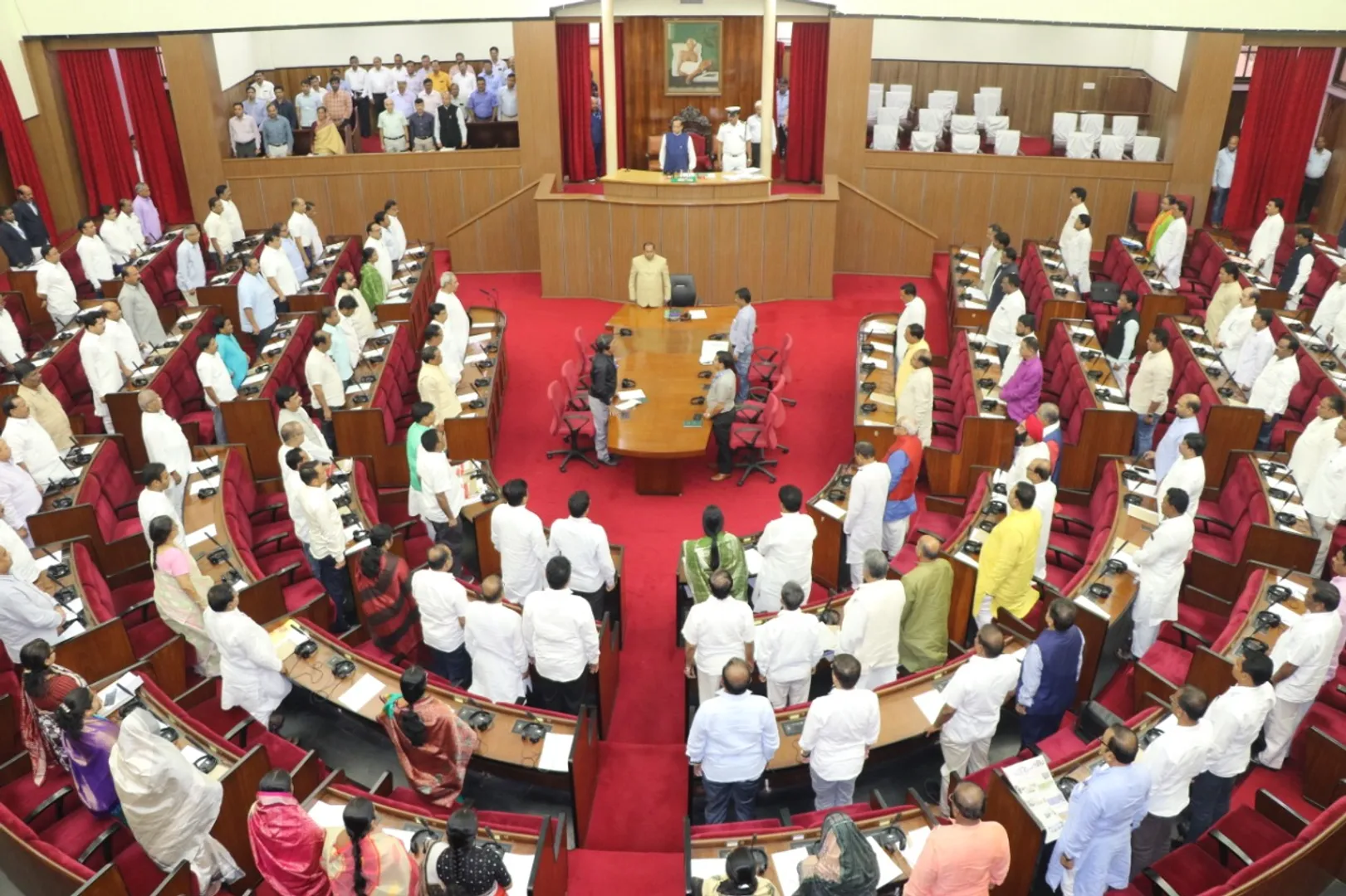 ବାଚସ୍ପତିଙ୍କ କଡା ନିର୍ଦ୍ଦେଶ । ଏଣିକି ଗୃହକାର୍ଯ୍ୟ ବେଳେ ଉପସ୍ଥିତ ରହିବେ ଅଫିସର ।