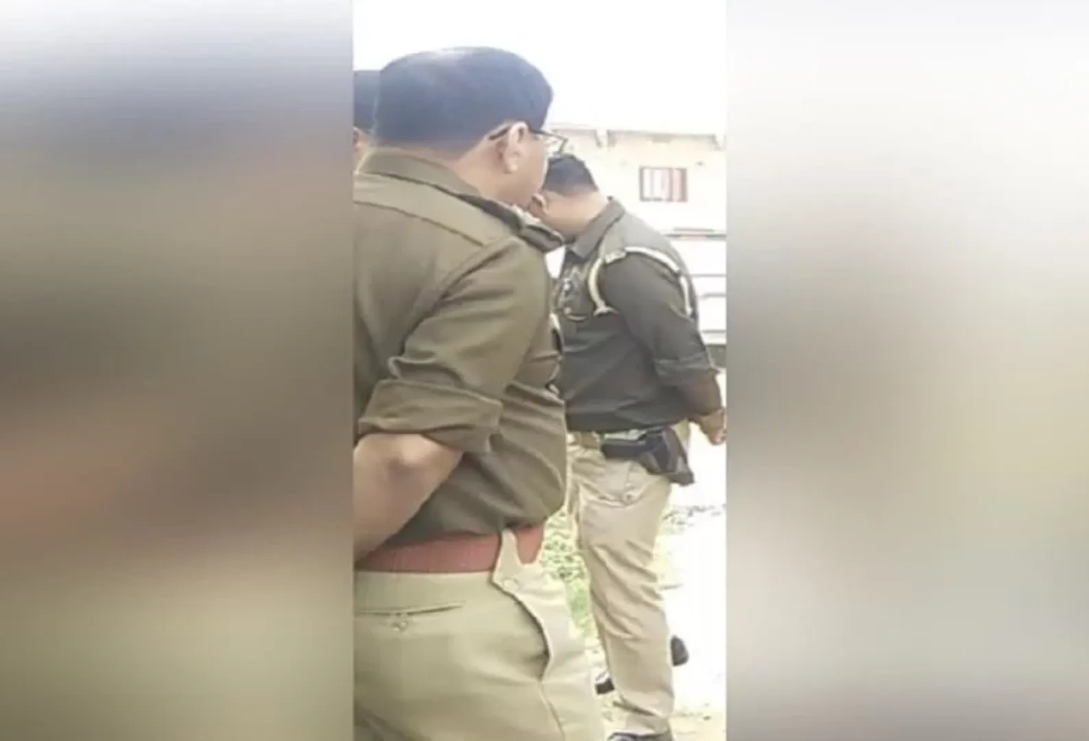 ଉଦ୍ଧତ ପୋଲିସ କର୍ମୀଙ୍କୁ ଶିଷ୍ଟାଚାର ଶିଖାଇଲେ ଏସପି । ବିଧାୟକଙ୍କୁ ନମସ୍କାର କଲେନି ବୋଲି ଦେଲେ ଦଣ୍ଡ ।