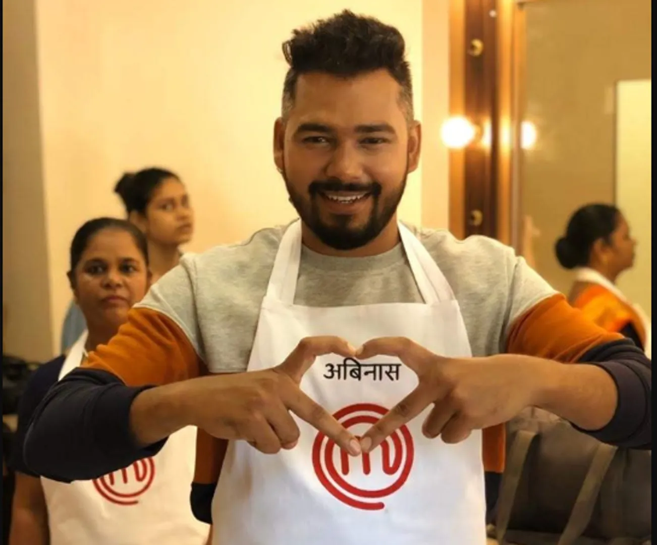 ଜାତୀୟ ଟେଲିଭିଜନର ପପୁଲାର୍ କୁକିଙ୍ଗ୍ ଶୋ’ ମାଷ୍ଟର୍ ସେଫ୍ ରେ ଚିକେନ୍ ବେସର ଖୁଆଇ ଜଜ୍ ଙ୍କ ମନଜିଣିଲେ ଓଡିଆ ପୁଅ ଅବିନାଶ : ବିଚାରକ କହିଲେ “ଜୟ ହୋ ଓଡ଼ିଶା”