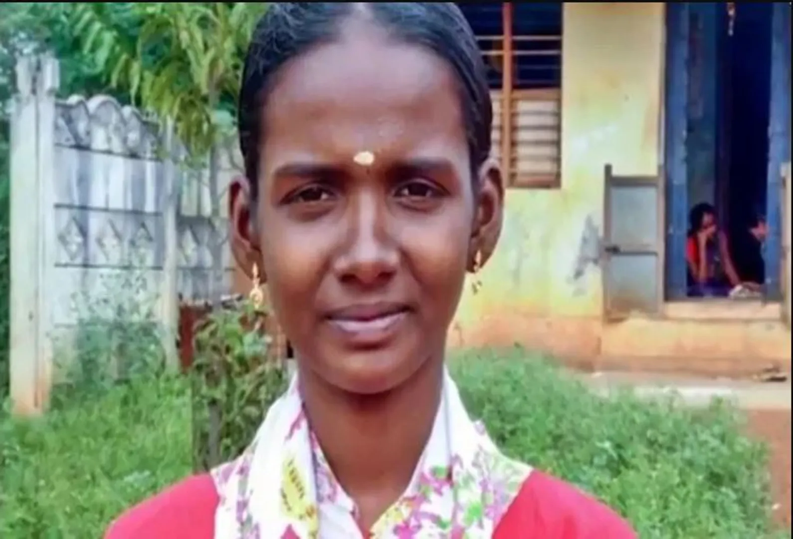 ସ୍ୱପ୍ନକୁ ସାକାର କରିବା ପଥରେ ଜୟଲକ୍ଷ୍ମୀ : କାଜୁ ବିକି ,ଟିଉସନ୍ ପଢାଇ ଚଳାଉଥିଲେ ଘର , ଲୋକଙ୍କ ଆର୍ଥିକ ସାହାଯ୍ୟରେ ଏବେ ଯିବେ ନାସା ।