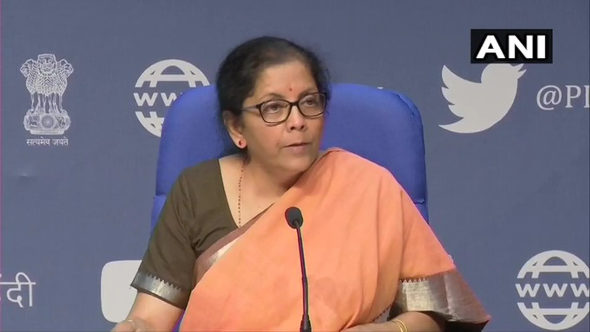 ଲକଡାଉନ୍ ମଧ୍ୟରେ କେନ୍ଦ୍ରମନ୍ତ୍ରୀଙ୍କ ଘୋଷଣା :  ୧.୭୦ ଲକ୍ଷ କୋଟିର ପ୍ୟାକେଜ ଘୋଷଣା,ଗରିବଙ୍କୁ ମିଳିବ ଅତିରିକ୍ତ ଚାଉଳ ଓ ଡାଲି