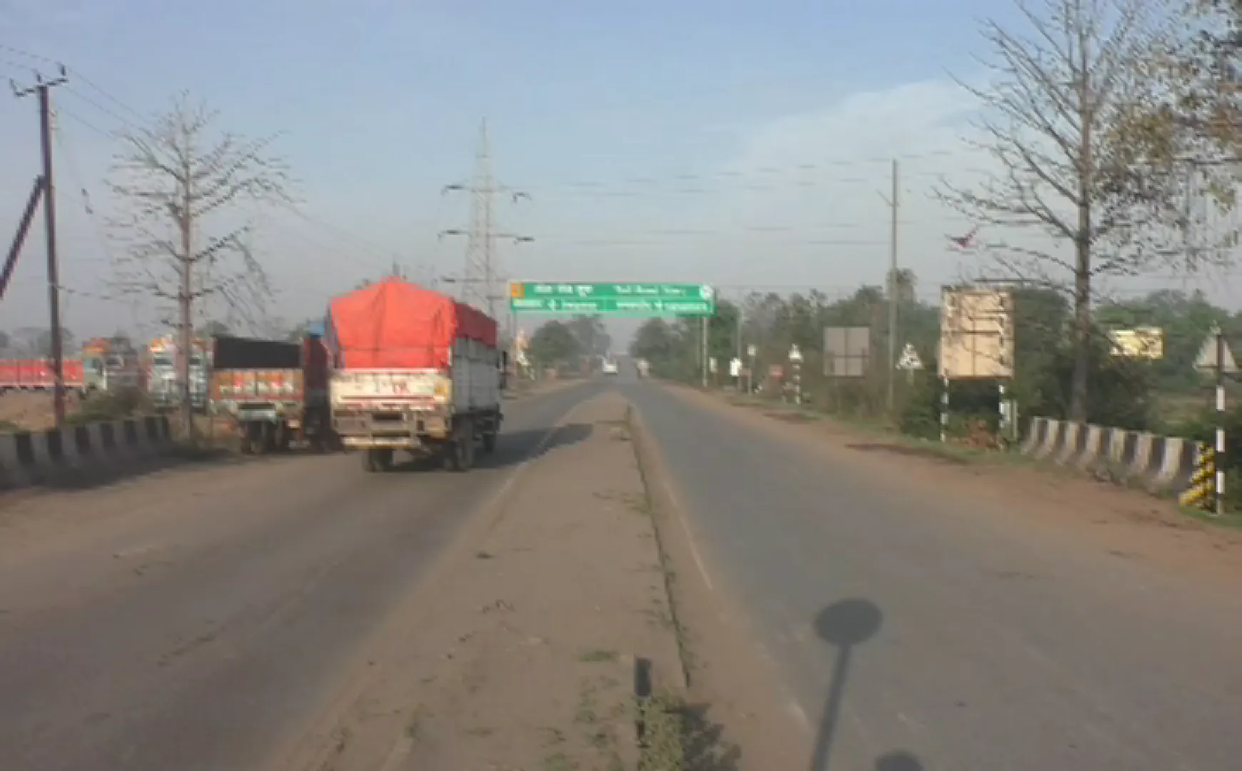 କରୋନା ପାଇଁ ସୀମା ସିଲ୍ : ଓଡିଶା-ଛତିଶଗଡ ସୀମା ସିଲ କଲା ଝାରୁସୁଗୁଡା ଜିଲ୍ଲା ପ୍ରଶାସନ, ବାହାର ରାଜ୍ୟର ଗାଡି ଯାତାୟତ ଉପରେ କଟକଣା