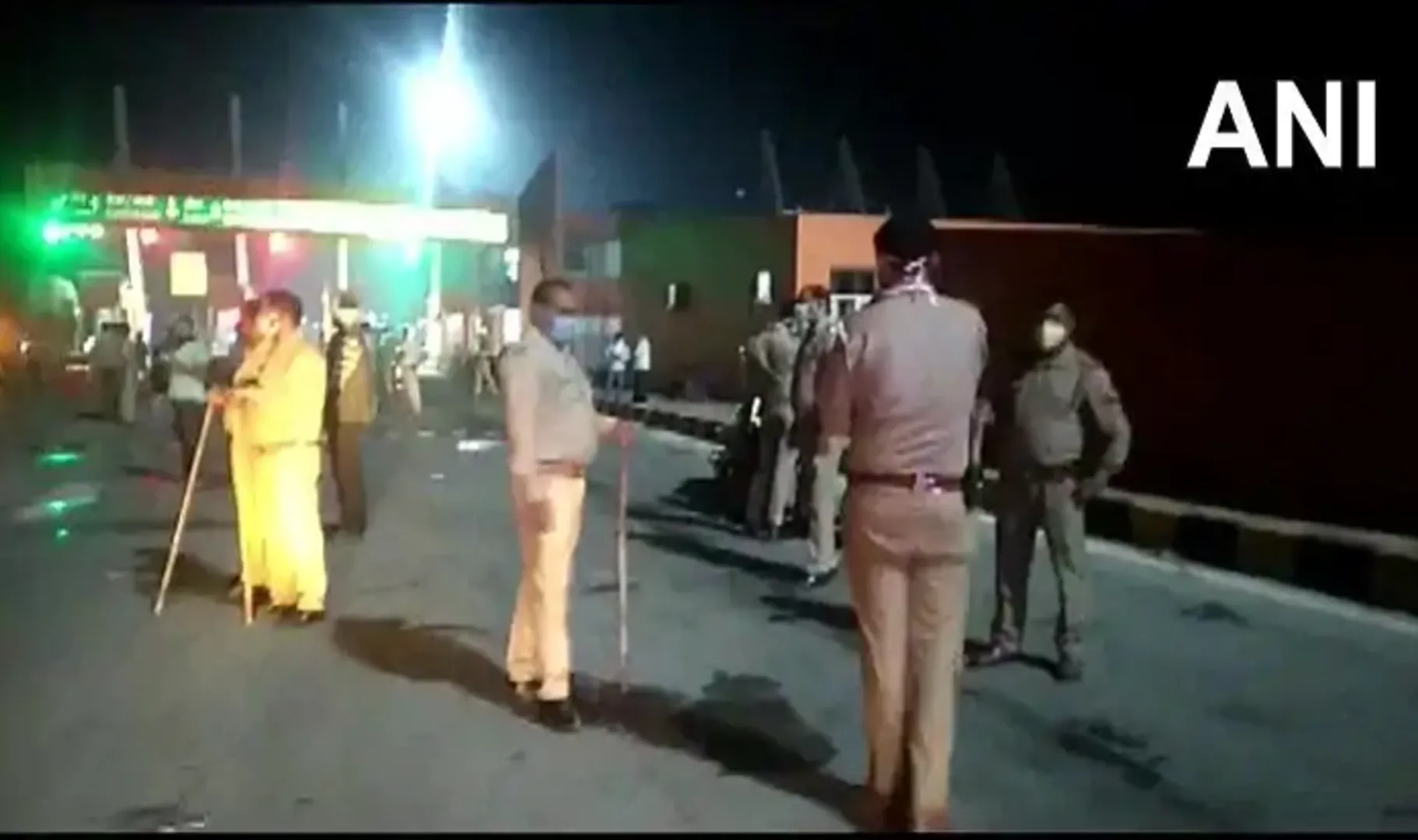 ଉତ୍ତରପ୍ରଦେଶରୁ ଆସିଲା ଦାଦନ ଦୁର୍ଦ୍ଦଶାର କରୁଣ ଚିତ୍ର : ମୁଜାଫରନଗରରେ ଶ୍ରମିକଙ୍କୁ ଧକ୍କାଦେଲା ବସ, ଘରେ ପହଞ୍ଚିବା ପୂର୍ବରୁ ୬ ଜଣଙ୍କର ଶୋଚନୀୟ ମୃତ୍ୟୁ