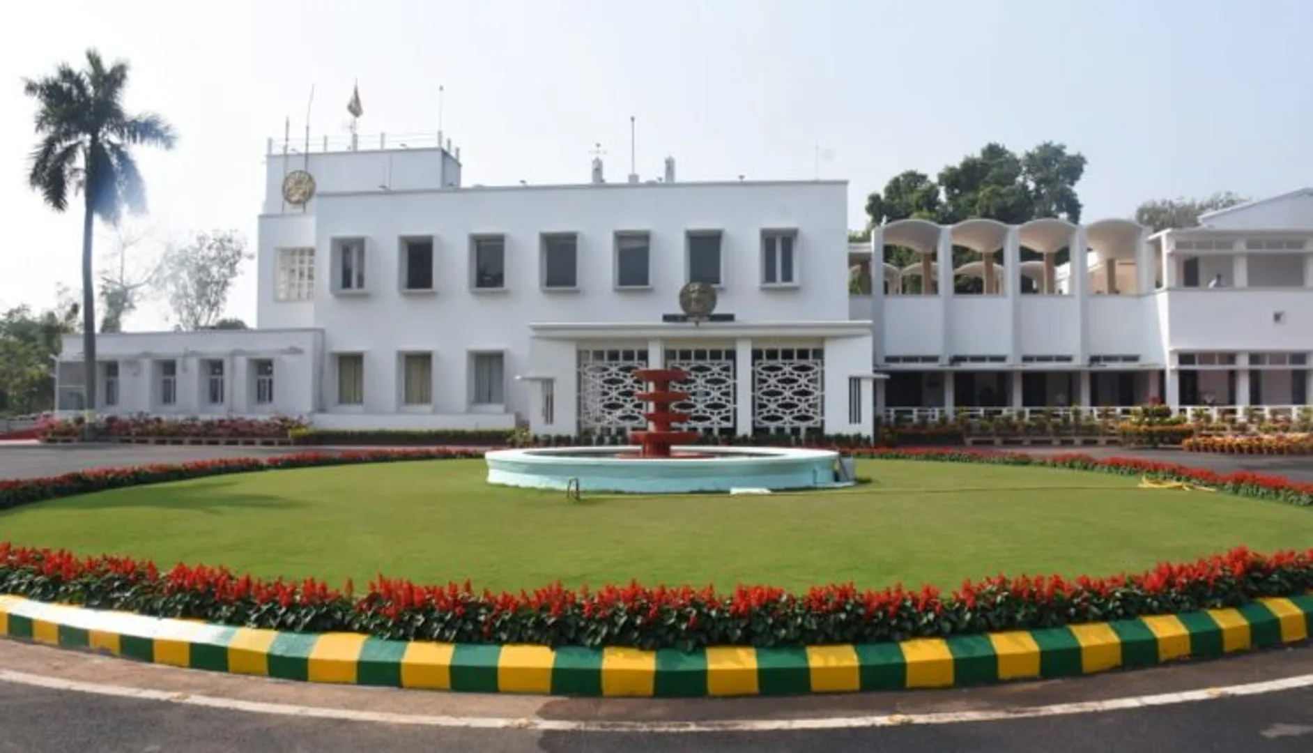 ରାଜ୍ୟର ୬ଟି ବିଶ୍ୱବିଦ୍ୟାଳୟର କୁଳପତିଙ୍କ କାର୍ଯ୍ୟକାଳ ବୃଦ୍ଧି । କୁଳପତିଙ୍କ କାର୍ଯ୍ୟକାଳ ବୃଦ୍ଧି ନେଇ ରାଜଭବନ ପକ୍ଷରୁ ବିଜ୍ଞପ୍ତି ପ୍ରକାଶ । ଜୁଲାଇ, ଅଗଷ୍ଟରେ ସରୁଥିବା କୁଳପତିଙ୍କ କାର୍ଯ୍ୟକାଳ ୩ ମାସ ବୃଦ୍ଧି