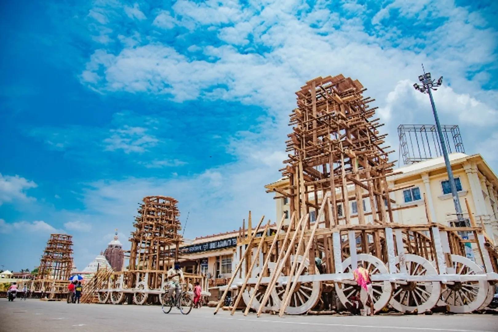 ରଥ ନିର୍ମାଣ ଜୋରଦାର, ଯାତ୍ରାକୁ ଆଉ ୧୨ ଦିନ : ସରକାରଙ୍କ ଉପରେ ନଜର