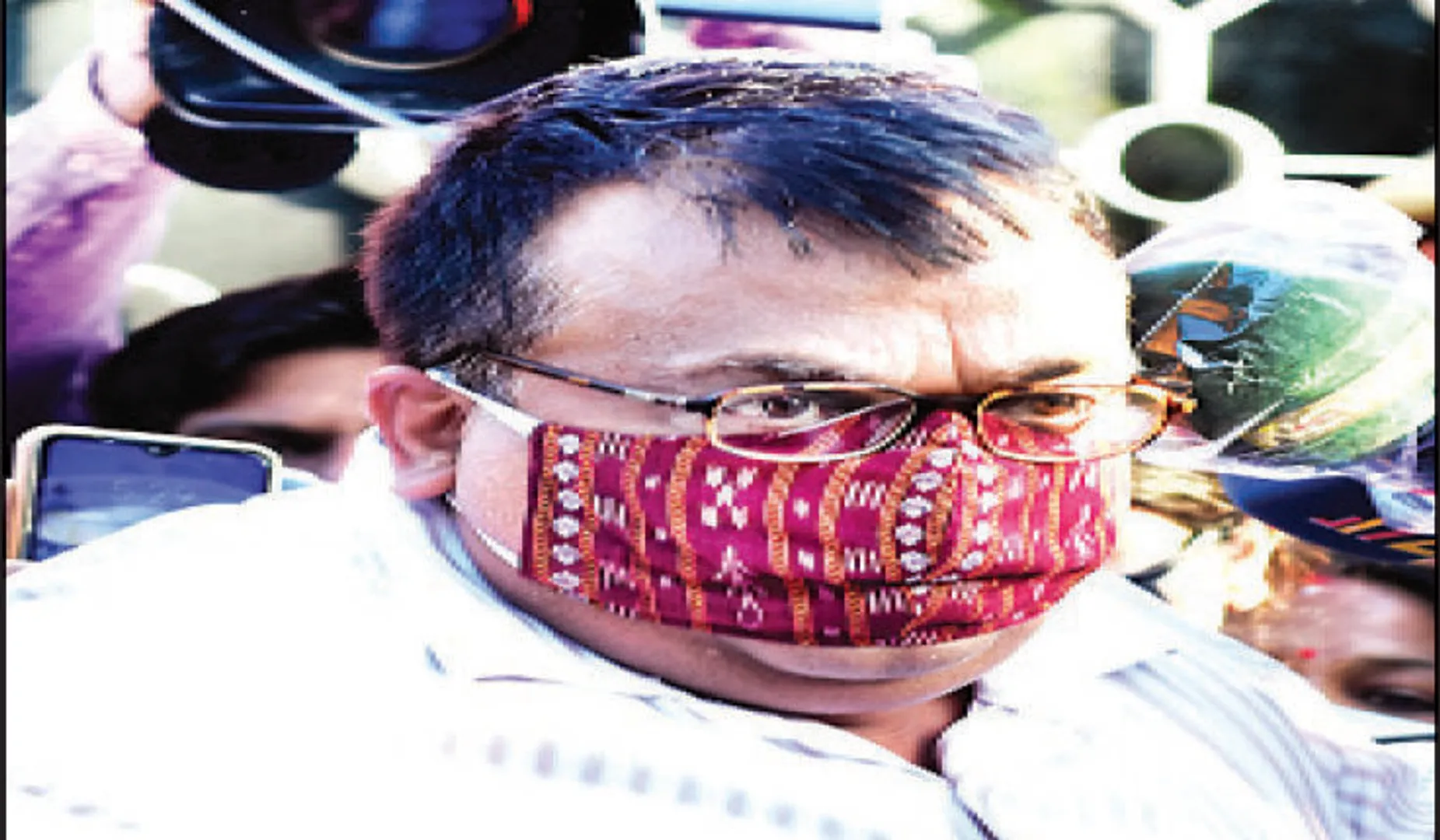 ଓଏଏସ ବିଭୂ ପ୍ରସାଦ ଷଡଙ୍ଗୀଙ୍କୁ ବାଧ୍ୟତାମୂଳକ ଅବସର ଦେଲେ ରାଜ୍ୟ ସରକାର । ଆୟୁଷ ବିଭାଗ ନିର୍ଦ୍ଦେଶକ ଥିବା ମହିଳା କର୍ମଚାରୀଙ୍କୁ ଅସଦାଚାରଣ ନେଇ ଆସିଥିଲା ଅଭିଯୋଗ