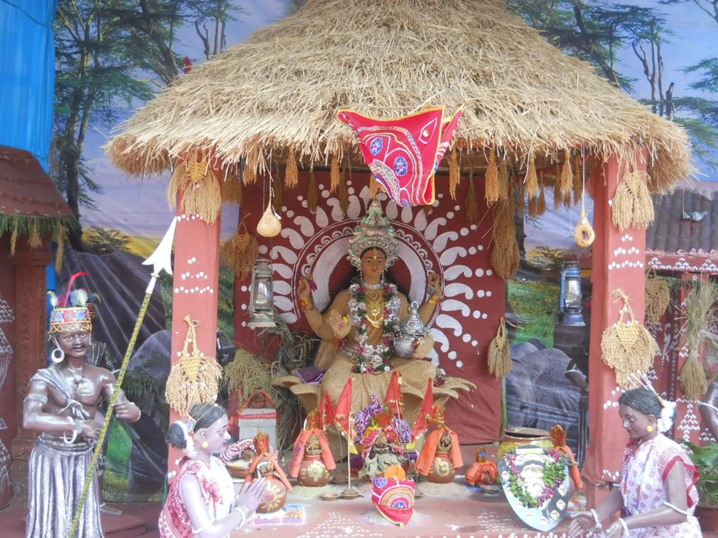 ଆଜି ବିରାଜିବେ ଗଜଲକ୍ଷ୍ମୀ, ମହାମାୟାଙ୍କୁ ମେଲାଣି ପରେ ଗଜଲକ୍ଷ୍ମୀ ରୂପରେ ଧରାବତରଣ କରିବେ ମା’ ! ଏଥର ଆଉ ସୁନା ଓ ରୁପା ଅଳଙ୍କାରରେ ସଜେଇ ହେବେନି ଐଶ୍ବର୍ଯ୍ୟ ଦେବୀ