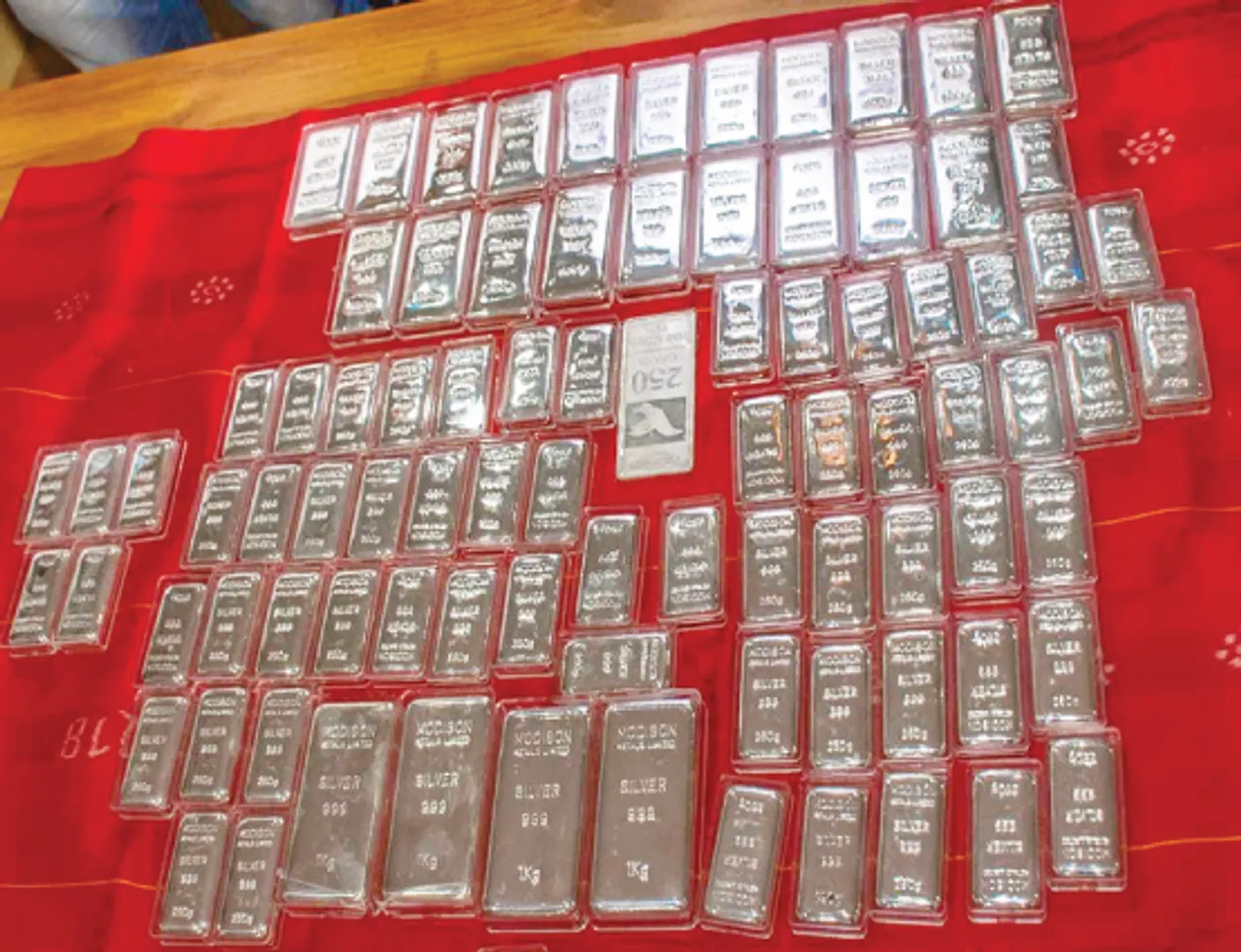 ଶ୍ରୀମନ୍ଦିରକୁ ୩୧ କିଲୋ ରୂପା ଦାନ କଲେ ଜନୈକ ଦାତା : ମହାଲକ୍ଷ୍ମୀ ମନ୍ଦିର ଓ ମା ବିମଳାଙ୍କ ମନ୍ଦିରପ୍ରଭା ନିର୍ମାଣ ପାଇଁ ଲାଗିବ ରୂପା