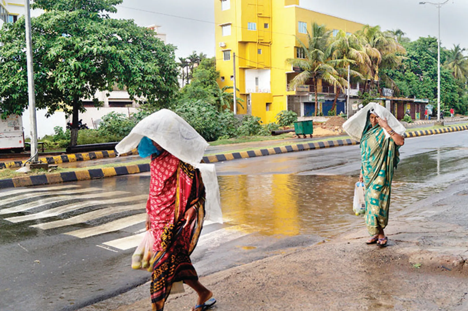 ଏଥର ଦଶହରାରେ ଶୁଖିଲା ରହିବ ପାଗ । ଉପକୂଳ ଓଡ଼ିଶାର କେତେକ ସ୍ଥାନରେ କାଁ ଭାଁ ହୋଇପାରେ ବର୍ଷା ।
