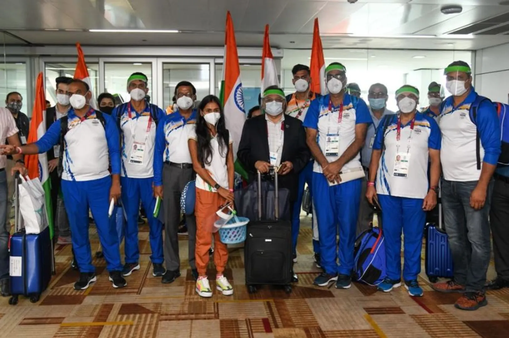 ଦିଲ୍ଲୀରେ ପହଞ୍ଚିଲେ ଅଲିମ୍ପିକ୍ସ ଖେଳାଳୀ । ସନ୍ଧ୍ୟା ୬ଟା ୩୦ରେ ପଦକ ବିଜେତାଙ୍କ ସମ୍ମାନ ସମାରୋହ ।