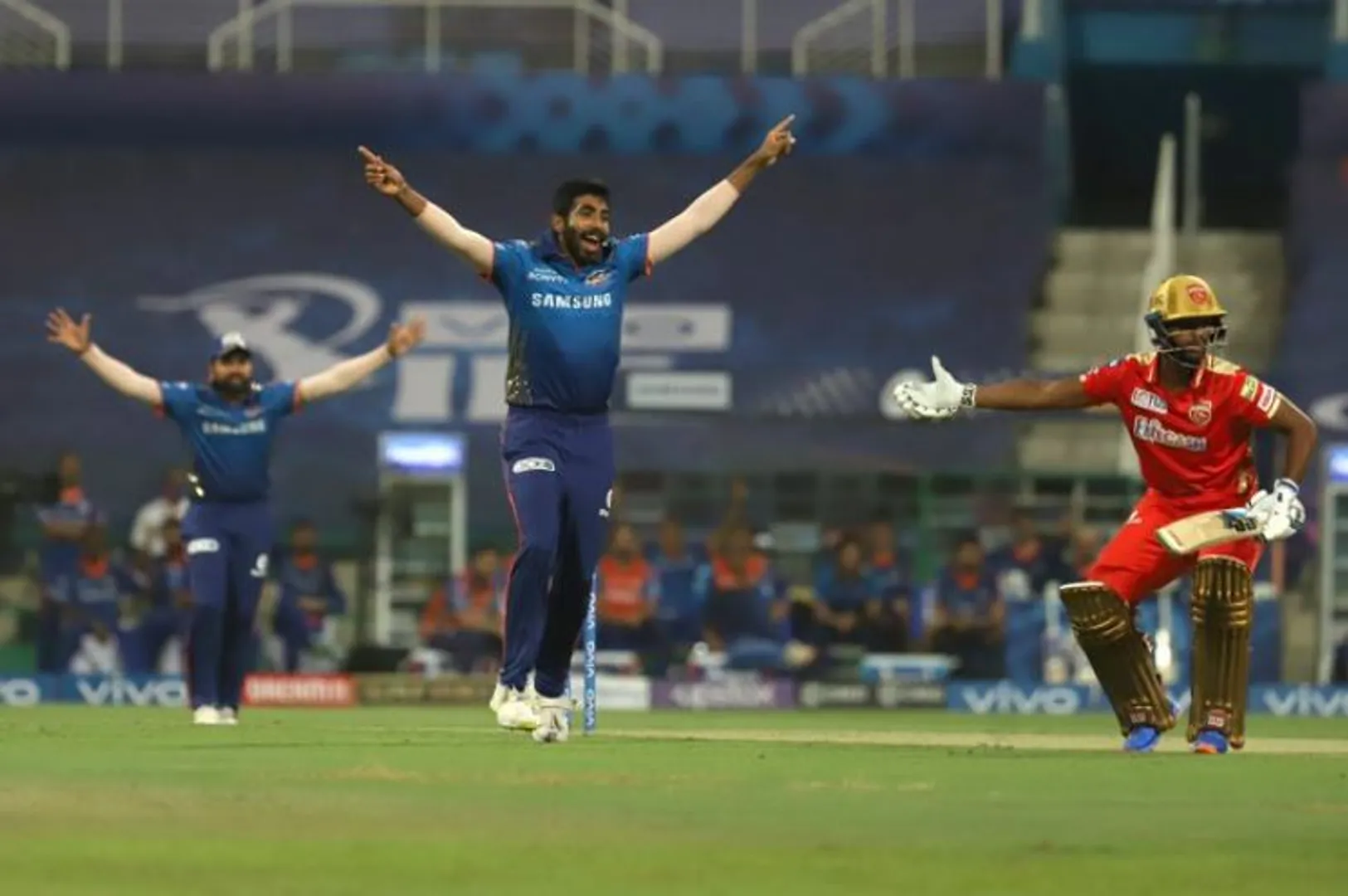 ମୁମ୍ବାଇର ଦମଦାର ବୋଲିଂ । ରୋହିତ ବାହିନୀ ଆଗରେ ୧୩୬ ରନର ବିଜୟଲକ୍ଷ୍ୟ ଧାର୍ଯ୍ୟ କଲା ପଞ୍ଜାବ ।