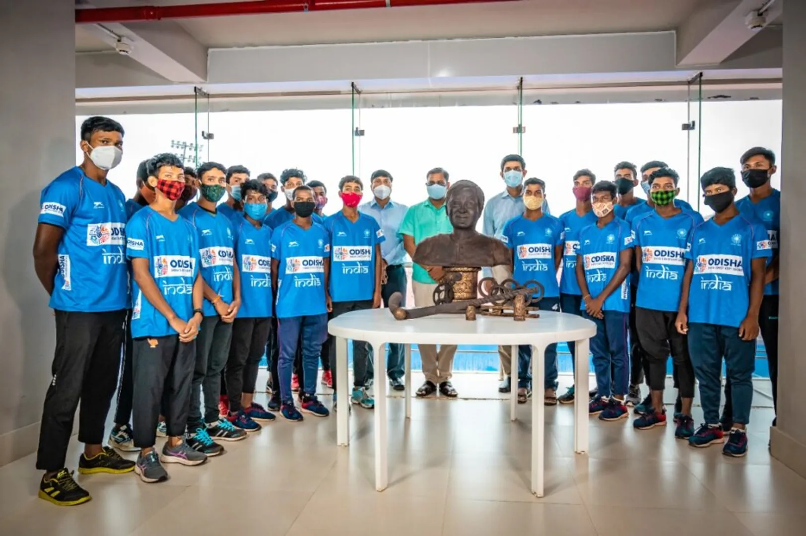 ଚକଲେଟ୍ ନବୀନ । ୭୨ କିଲୋ ଚକଲେଟରେ ନବୀନଙ୍କ ପ୍ରତିମୂର୍ତ୍ତି ନିର୍ମାଣ କଲେ ଯୁବକ ।