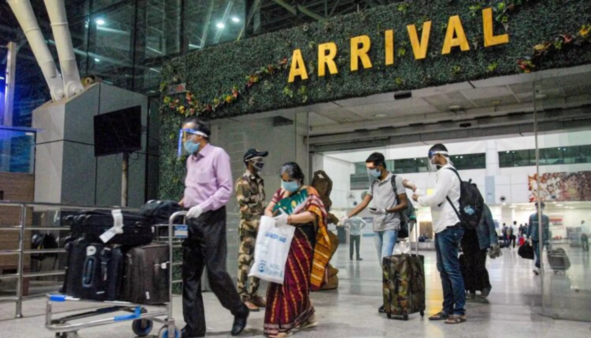 ବ୍ରିଟେନ୍ ପରେ ନରମିଲା ଭାରତ । ହଟିଲା ୧୦ ଦିନିଆ ସଙ୍ଗରୋଧ ନିୟମ ।