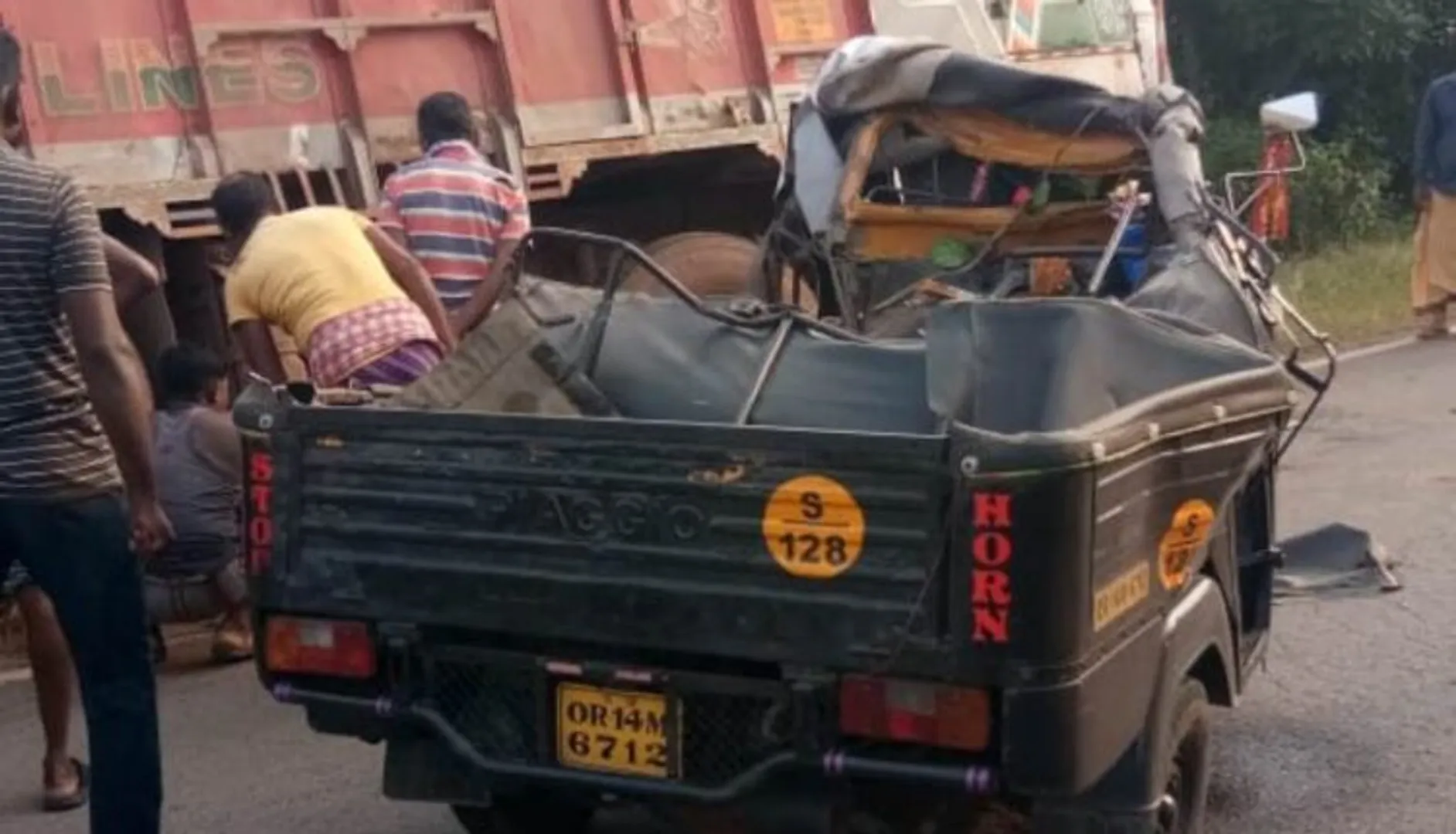 ଅଟୋ-ଟ୍ରକ ମୁହାଁମୁହିଁ ଧକ୍କା  । ଜଣେ ମୃତ, ଅନ୍ୟ ଜଣେ ଗୁରୁତର ।