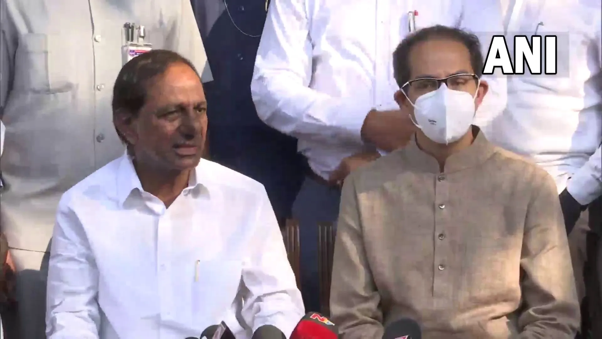 ବିଜେପି ବିରୋଧରେ ତୃତୀୟ ସାମୁଖ୍ୟ ଗଠନ ନେଇ ପ୍ରସ୍ତୁତି ଆରମ୍ଭ ,ଉଦ୍ଧବ ଠାକରେଙ୍କୁ ଭେଟିବା ପରେ ତେଲେଙ୍ଗାନା ମୁଖ୍ୟମନ୍ତ୍ରୀ କହିଲେ ଏଭଳି କଥା