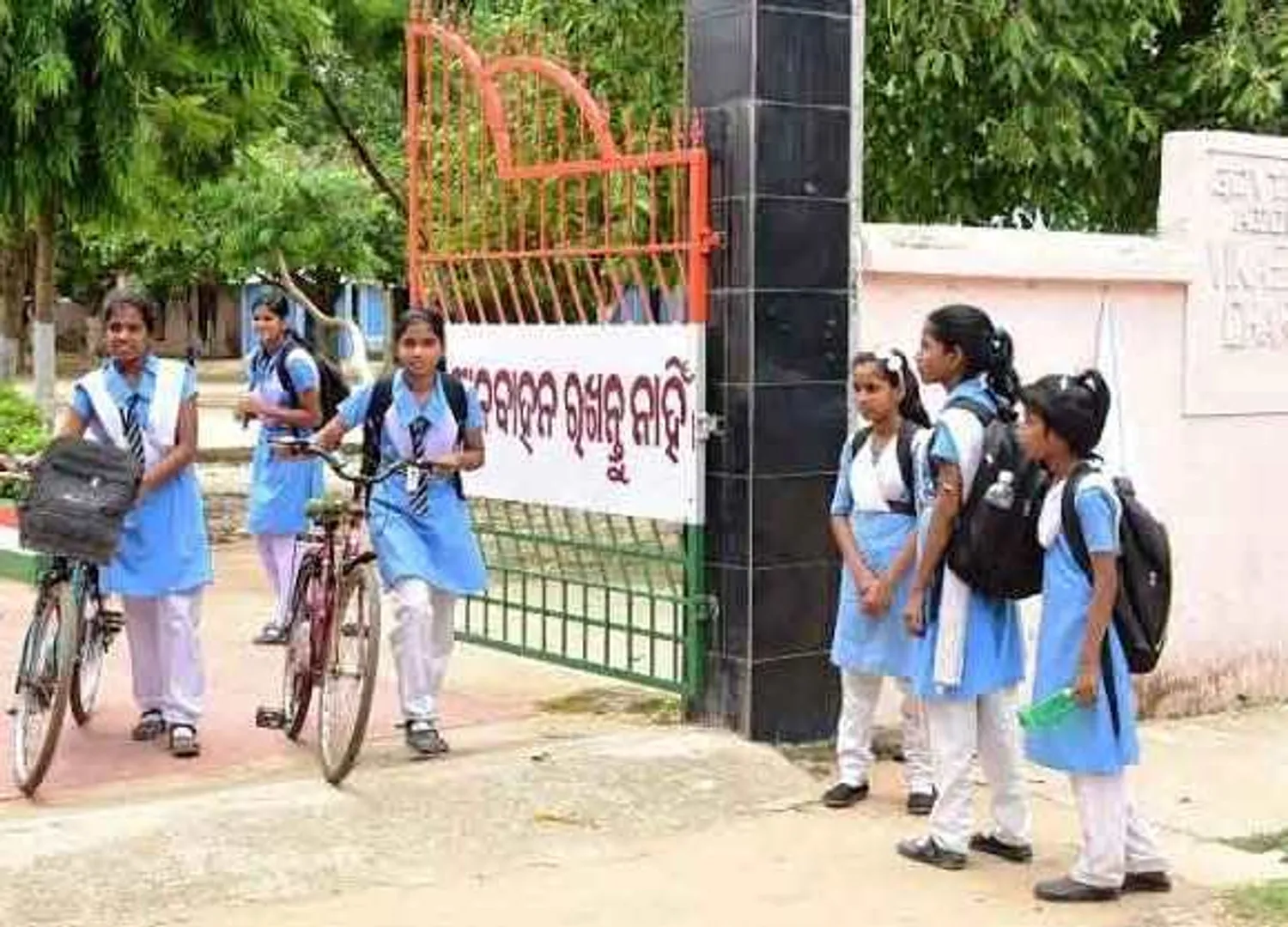 ଖରା ଛୁଟି ପରେ ଆଜିଠୁ ଖୋଲିବ ସ୍କୁଲ : କିଛି ଜିଲ୍ଲାରେ ଆସନ୍ତାକାଲିଠୁ ହେବ ସକାଳୁଆ ସ୍କୁଲ